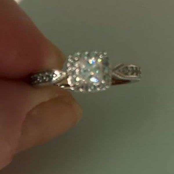 Mystery Set Engagement Ring With Split Crossed Shank -