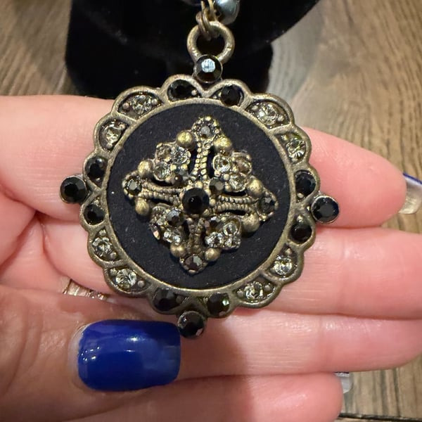 Vintage Black Rhinestone Gold Tone Cameo Long Chain Necklace