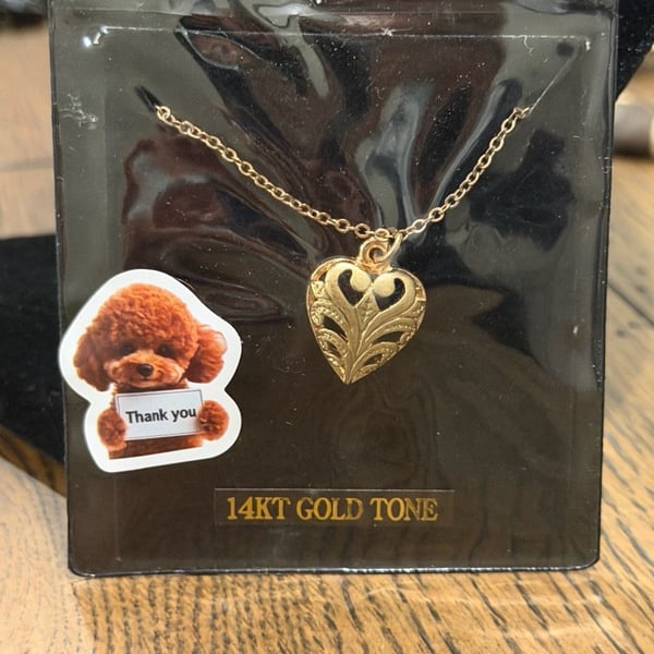 Unbranded Gold Tone Heart Pendant Necklace 14Kt Gold Tone