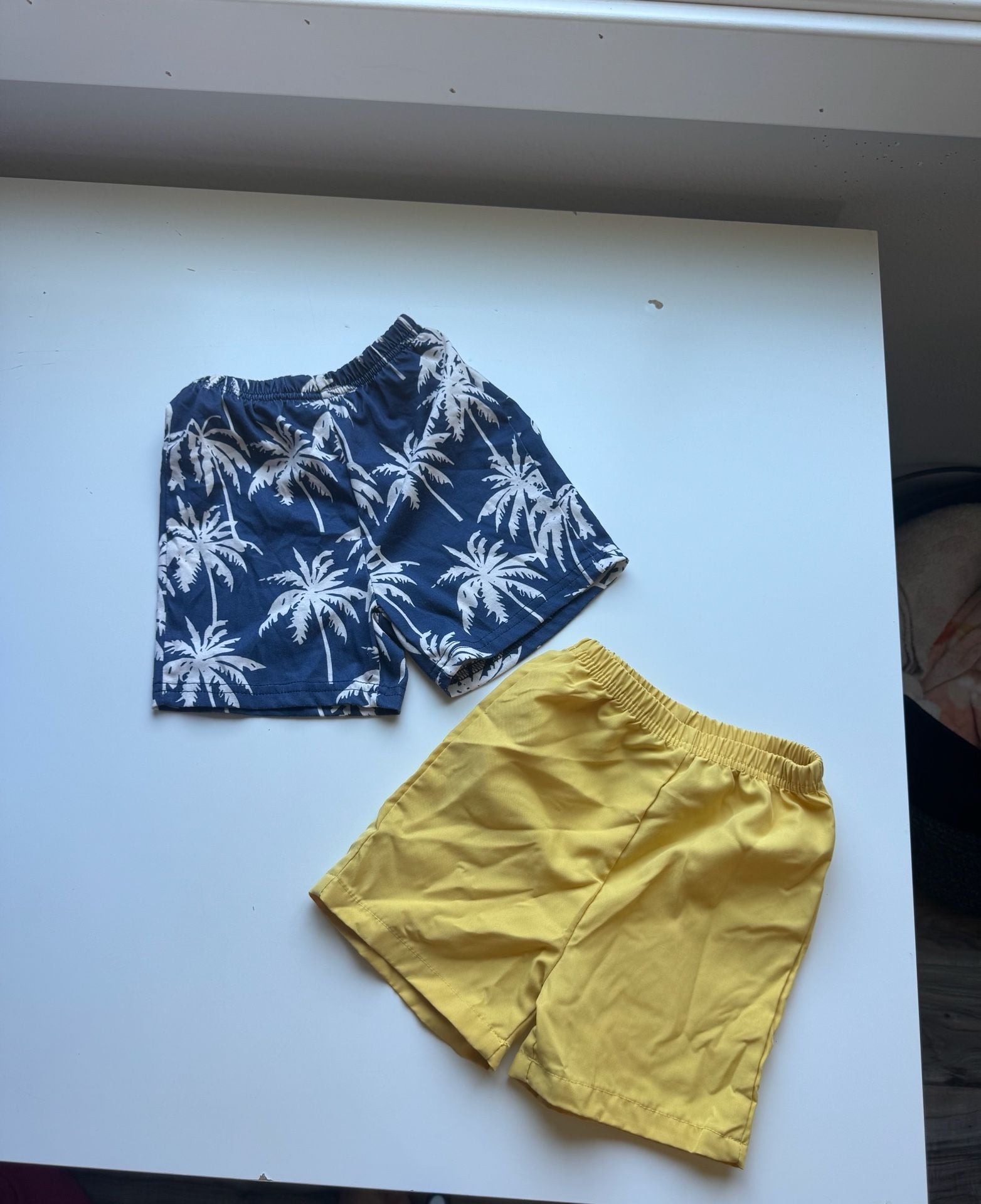 Toddler Boys Shorts Size 2-3Y Palm Tree And Yellow 1