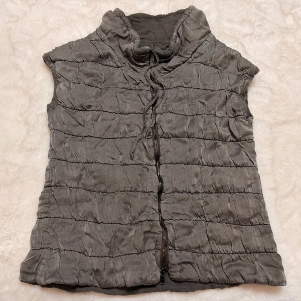 Transit Par-Such Quilted Padded Silk Vest with Velour Inserts and Wide Collar