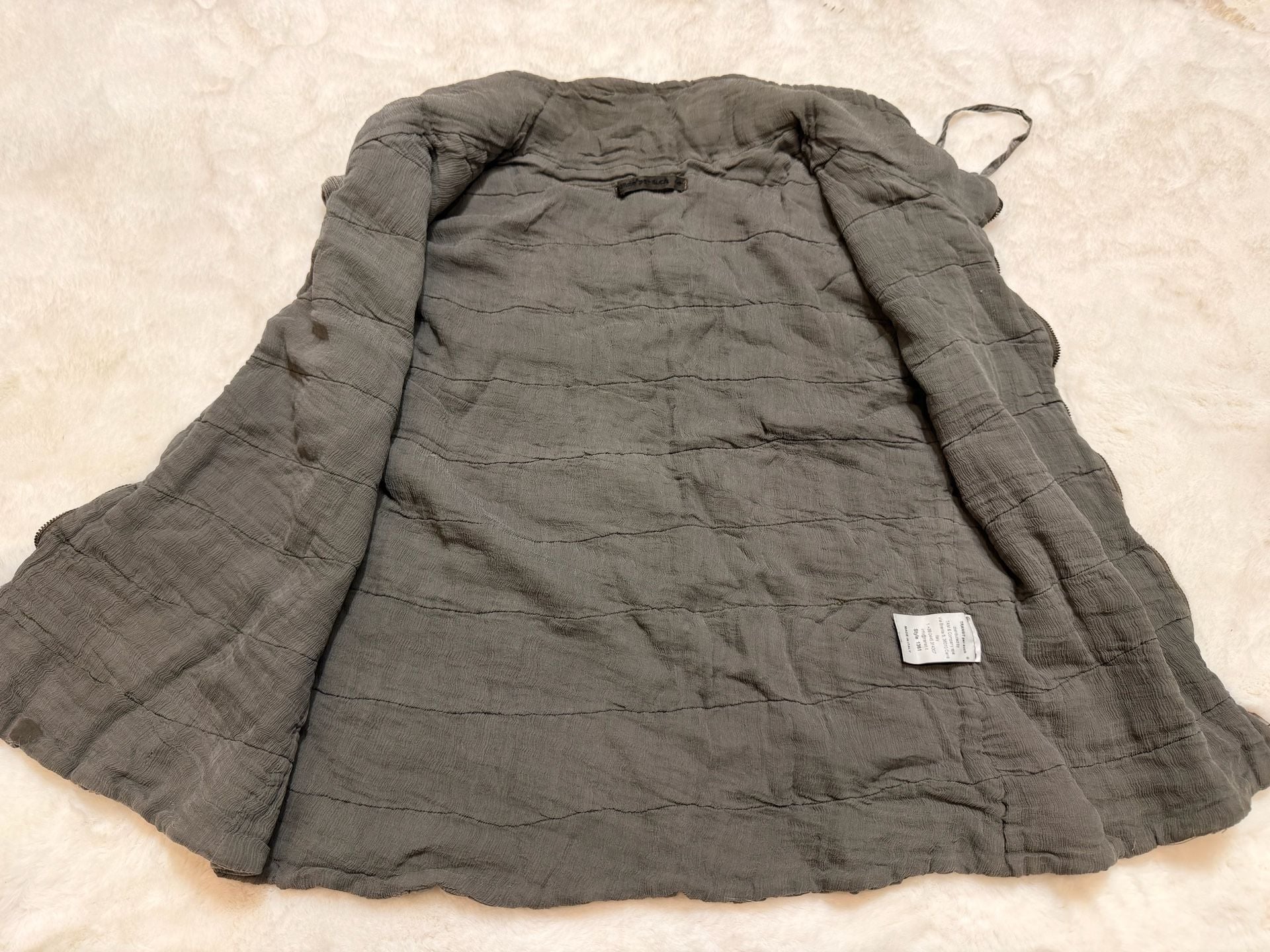 Transit Par-Such Quilted Padded Silk Vest with Velour Inserts and Wide Collar 7