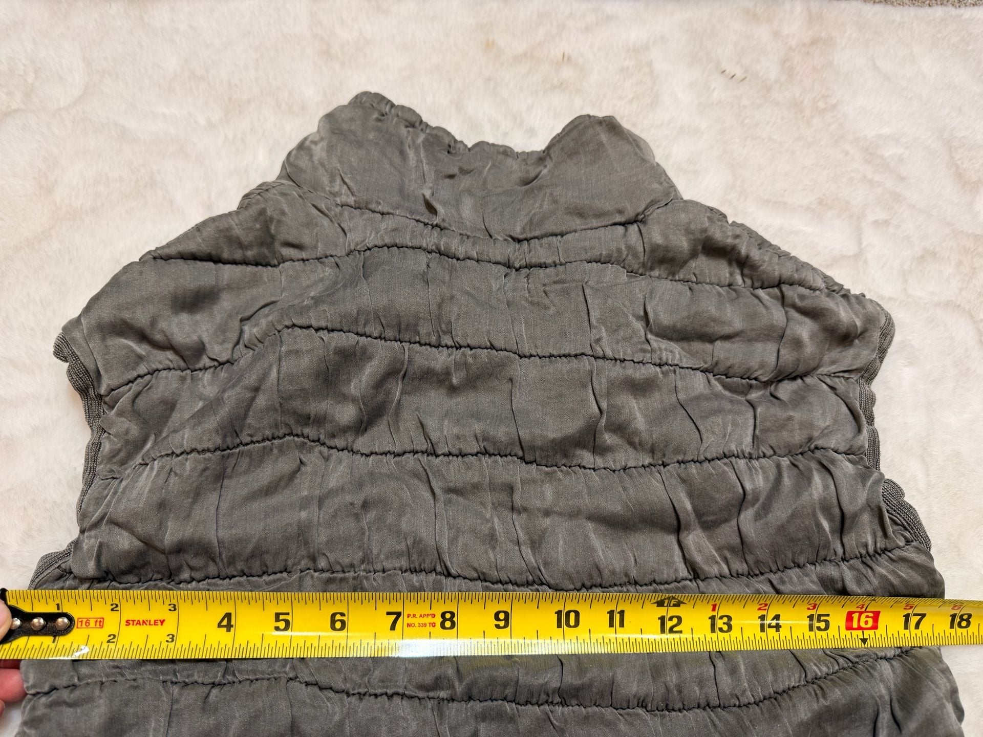 Transit Par-Such Quilted Padded Silk Vest with Velour Inserts and Wide Collar 9