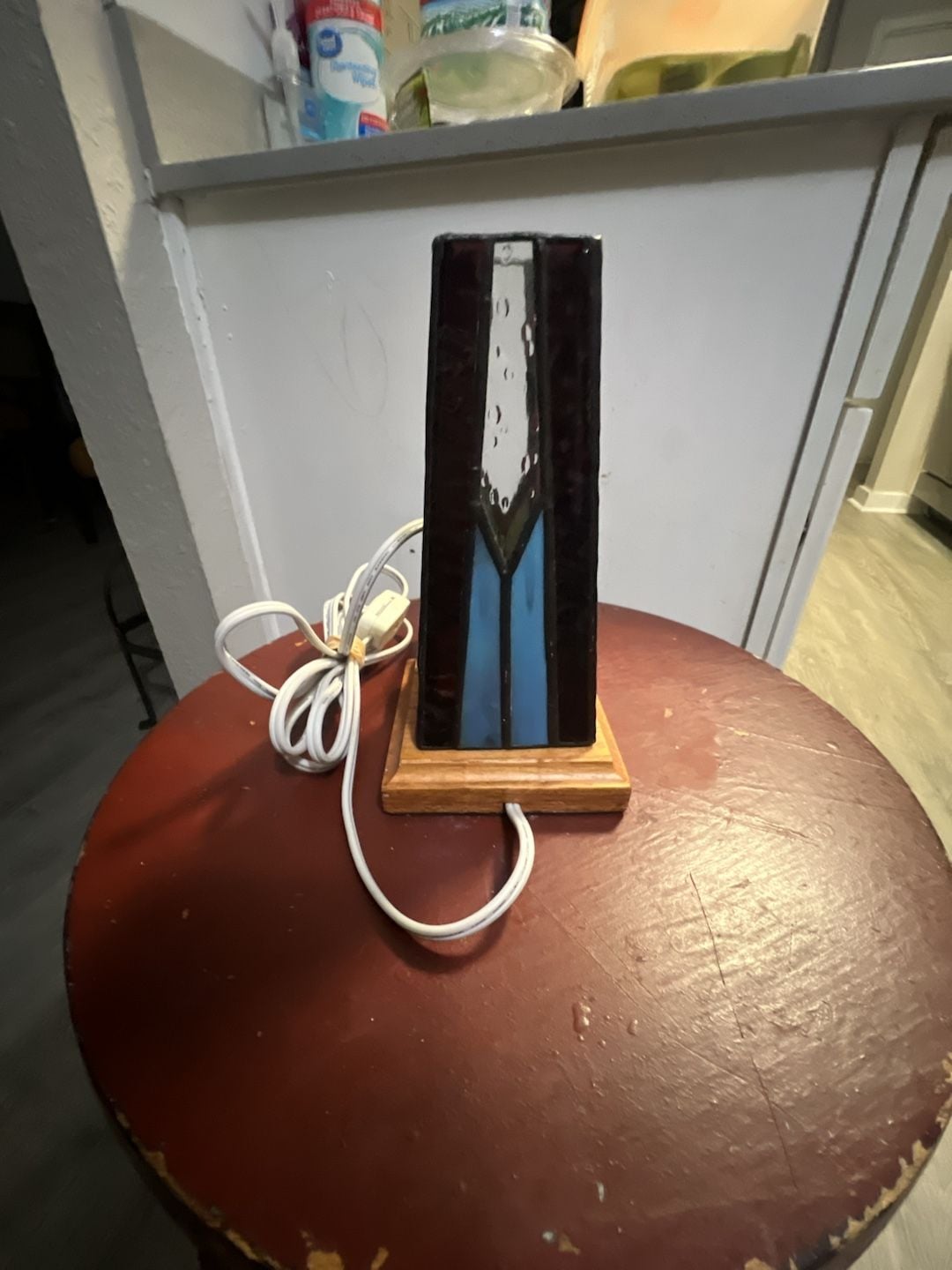 Mission Style Stained Glass Table Lamp with Wood Base 1