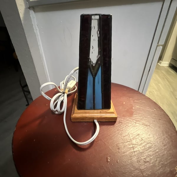 Mission Style Stained Glass Table Lamp with Wood Base