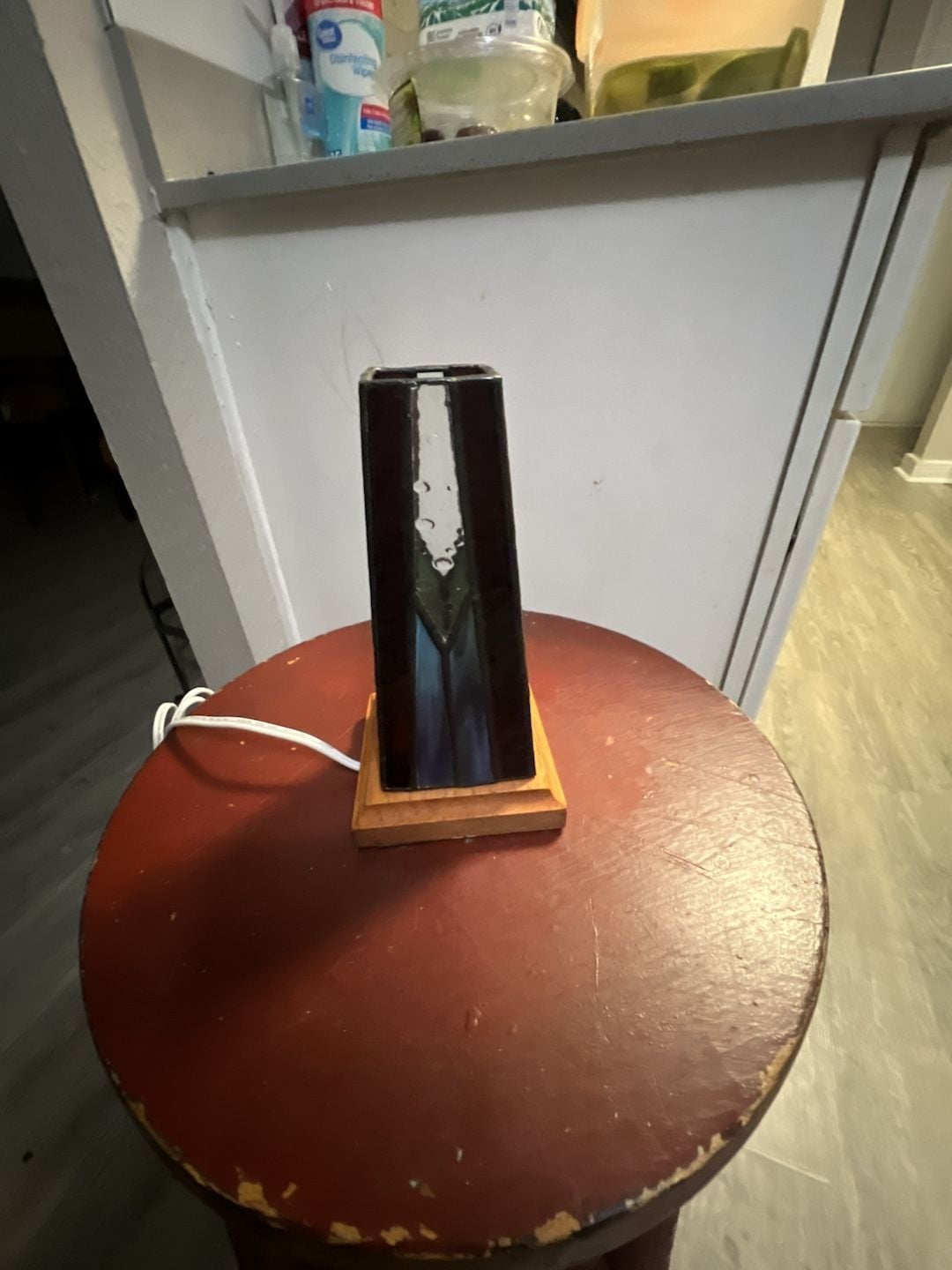 Mission Style Stained Glass Table Lamp with Wood Base 2