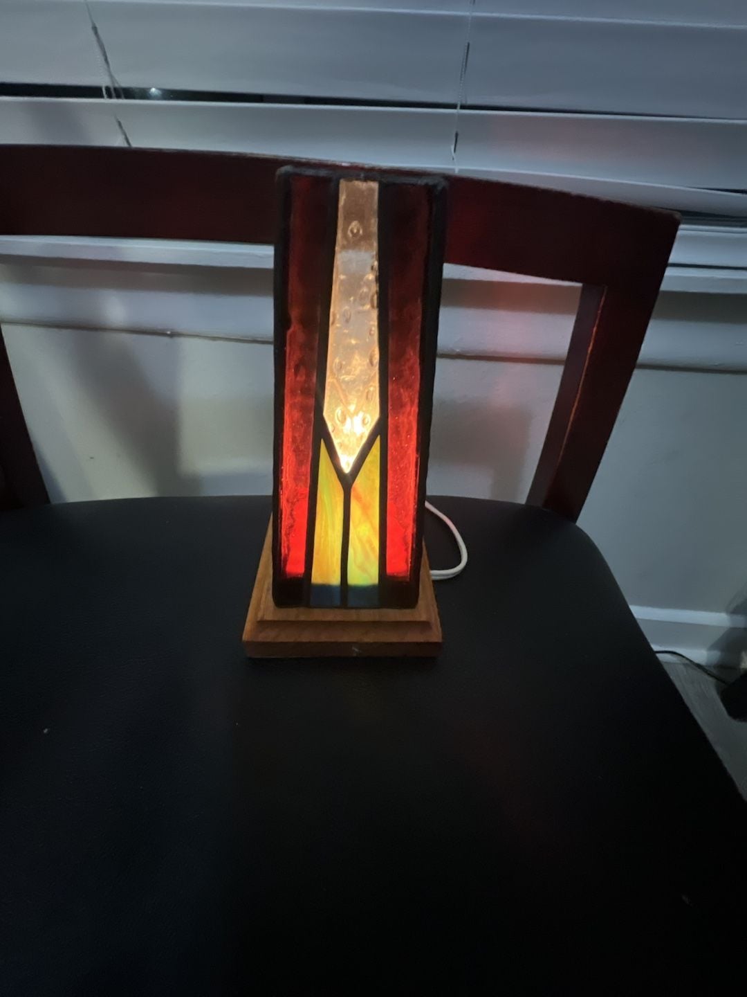 Mission Style Stained Glass Table Lamp with Wood Base 5