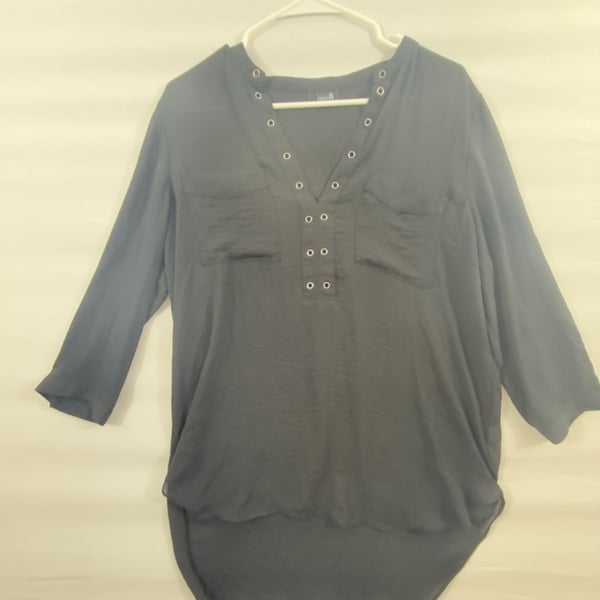 a.n.a Blouse Size L Black Grommet V-Neck High Low Hem Pullover