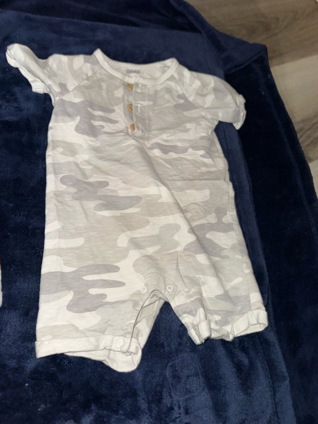 Carter's Baby Boy Rompers Lot Size 24M Assorted Set of 4 6