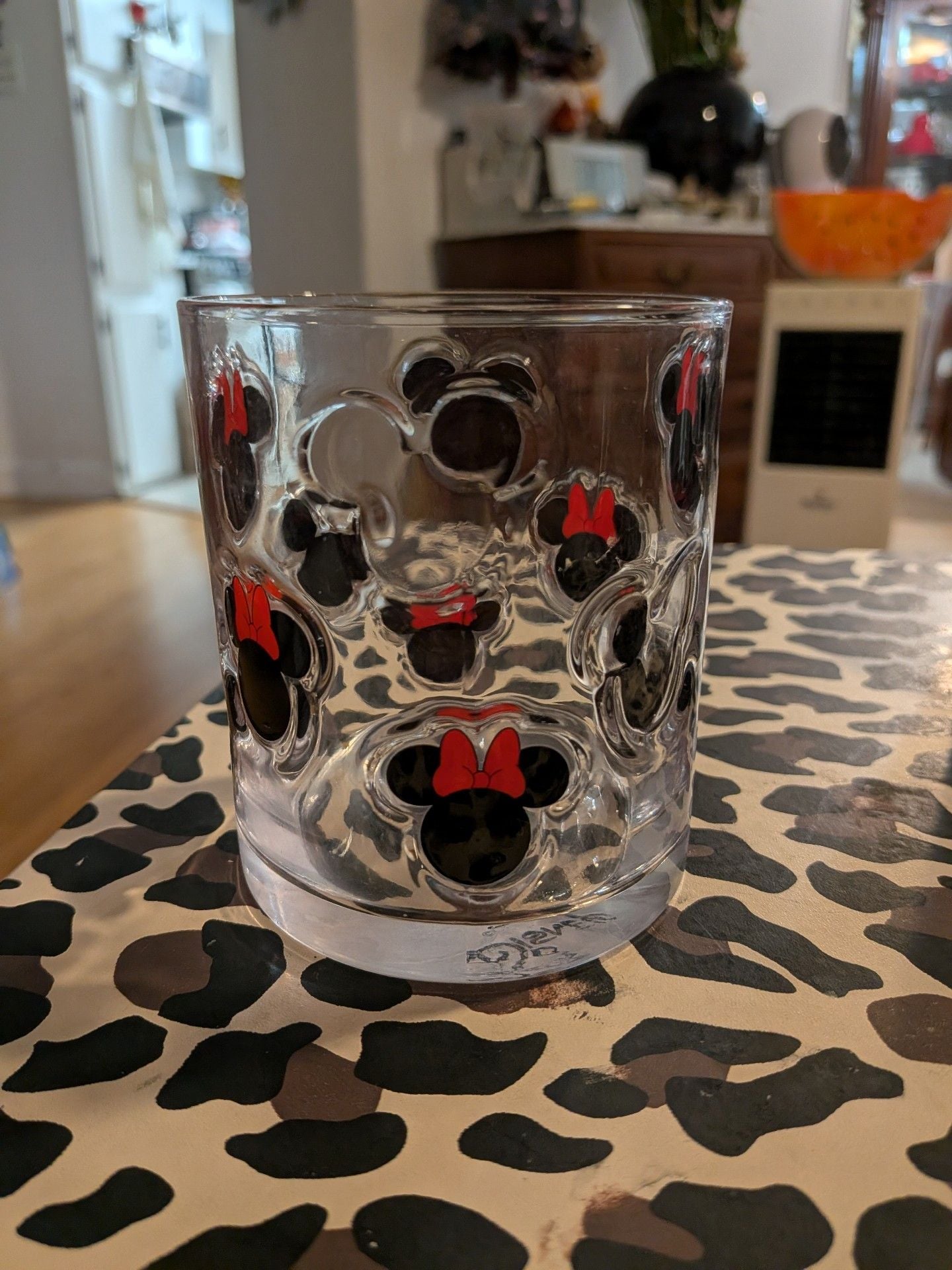 Disney Minnie Mouse Embossed Glass Tumbler 2