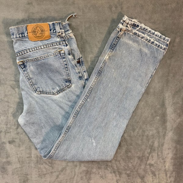 Distressed 32x33 vintage Arizona Jean Co. Light Wash Vintage Jeans Frayed