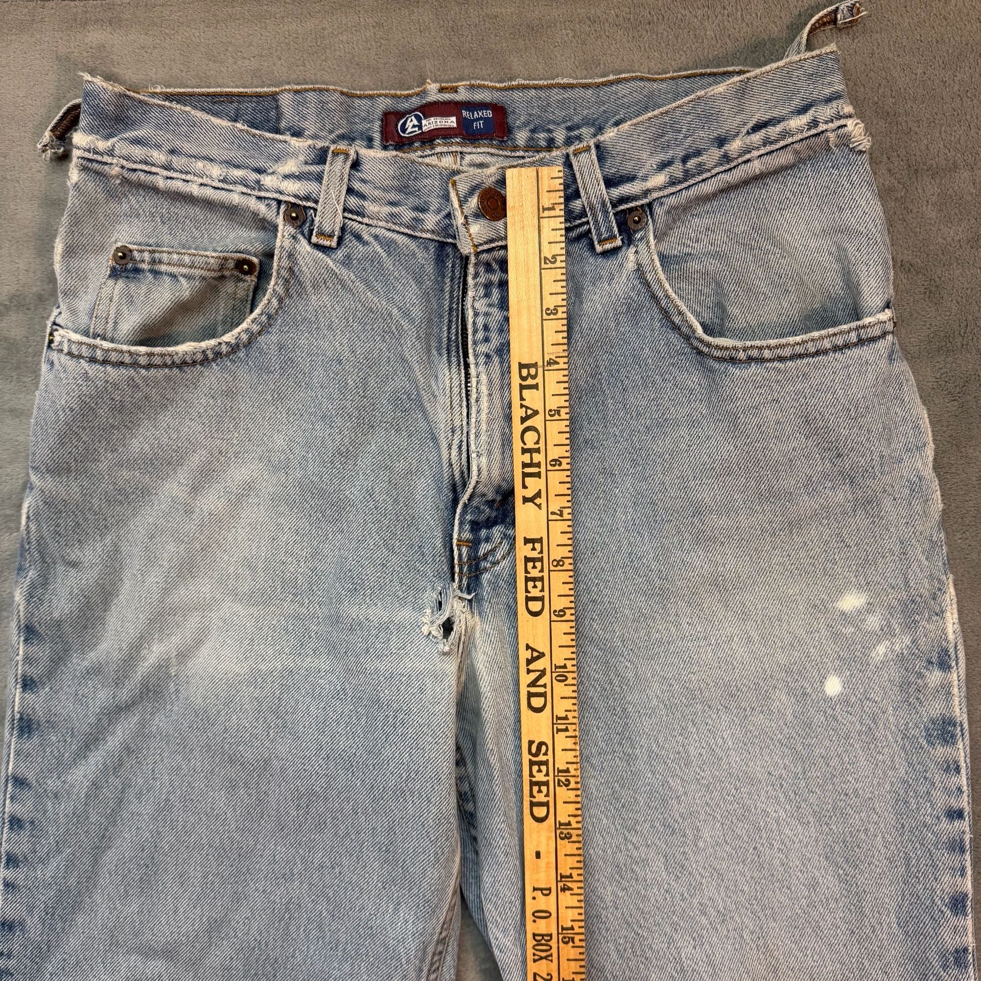 Distressed 32x33 vintage Arizona Jean Co. Light Wash Vintage Jeans Frayed 4