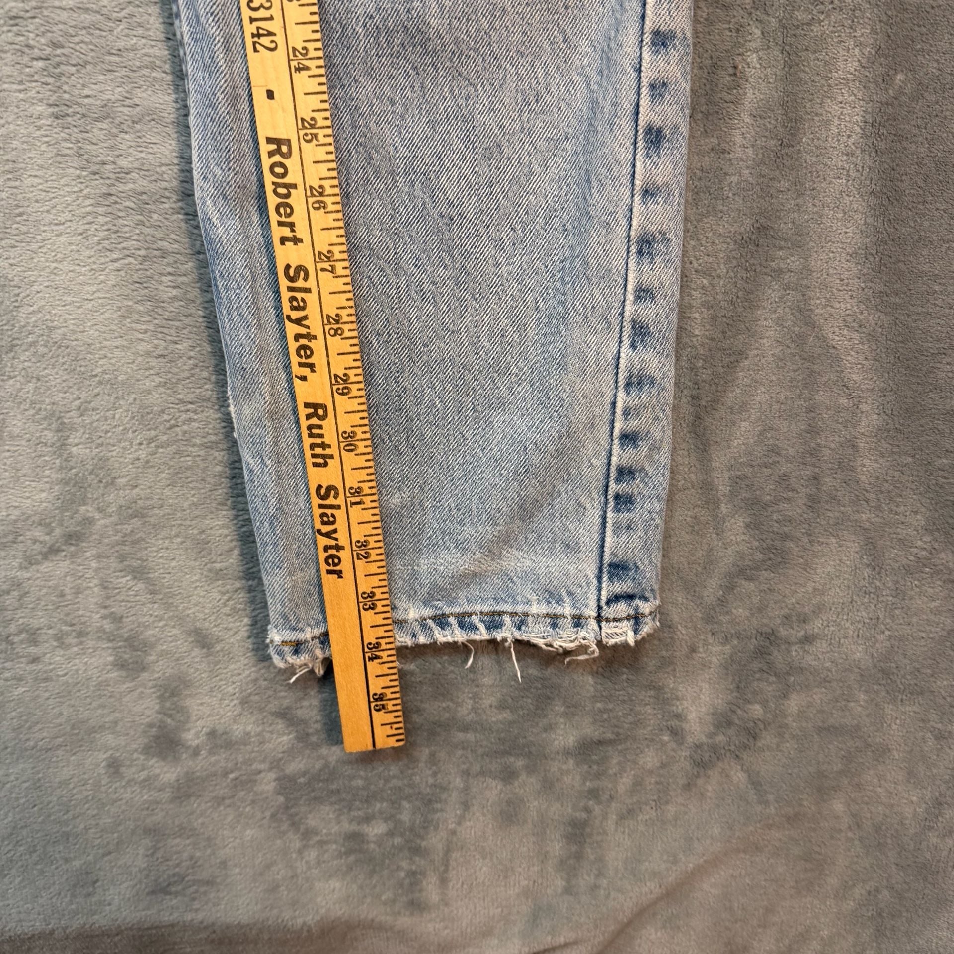 Distressed 32x33 vintage Arizona Jean Co. Light Wash Vintage Jeans Frayed 5