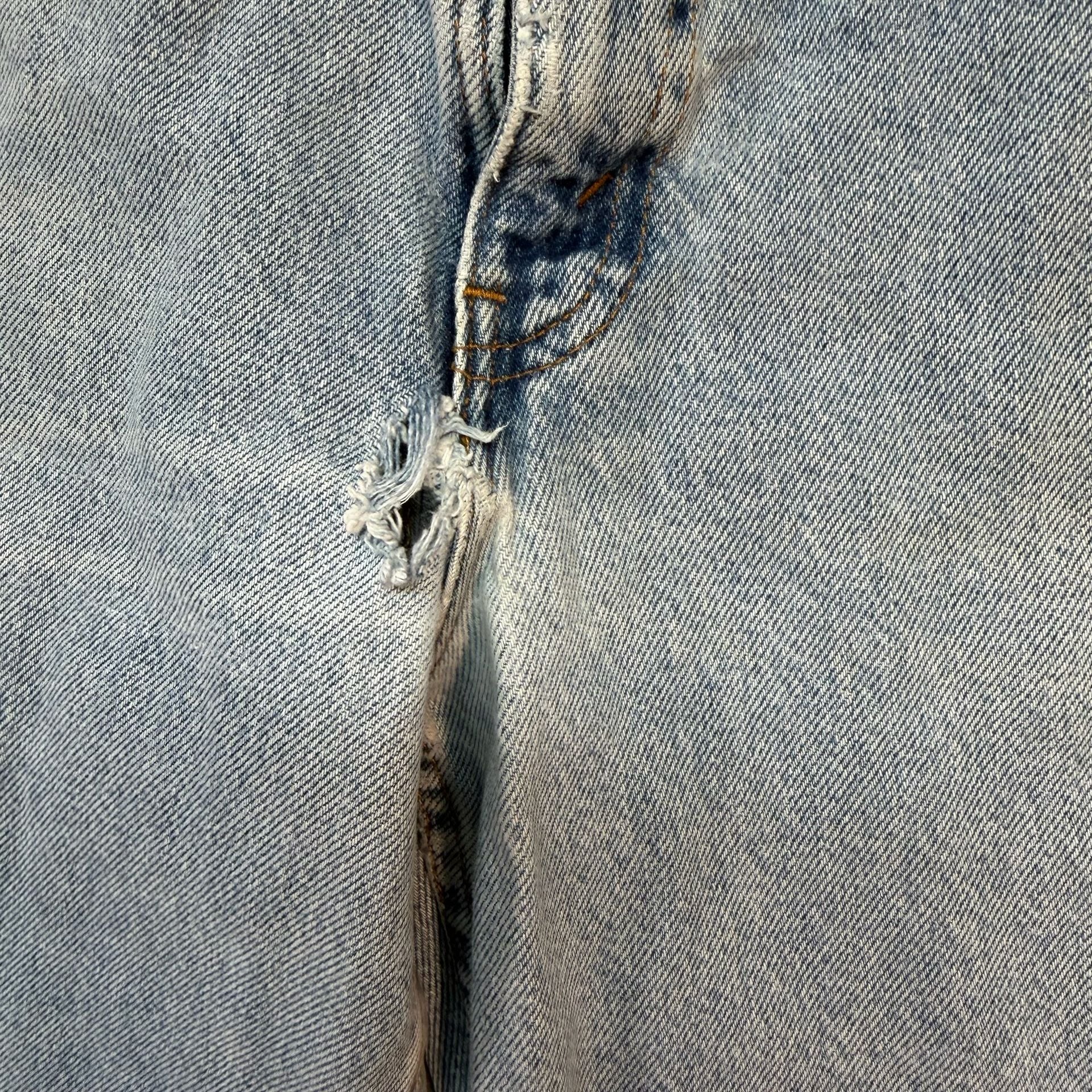 Distressed 32x33 vintage Arizona Jean Co. Light Wash Vintage Jeans Frayed 9