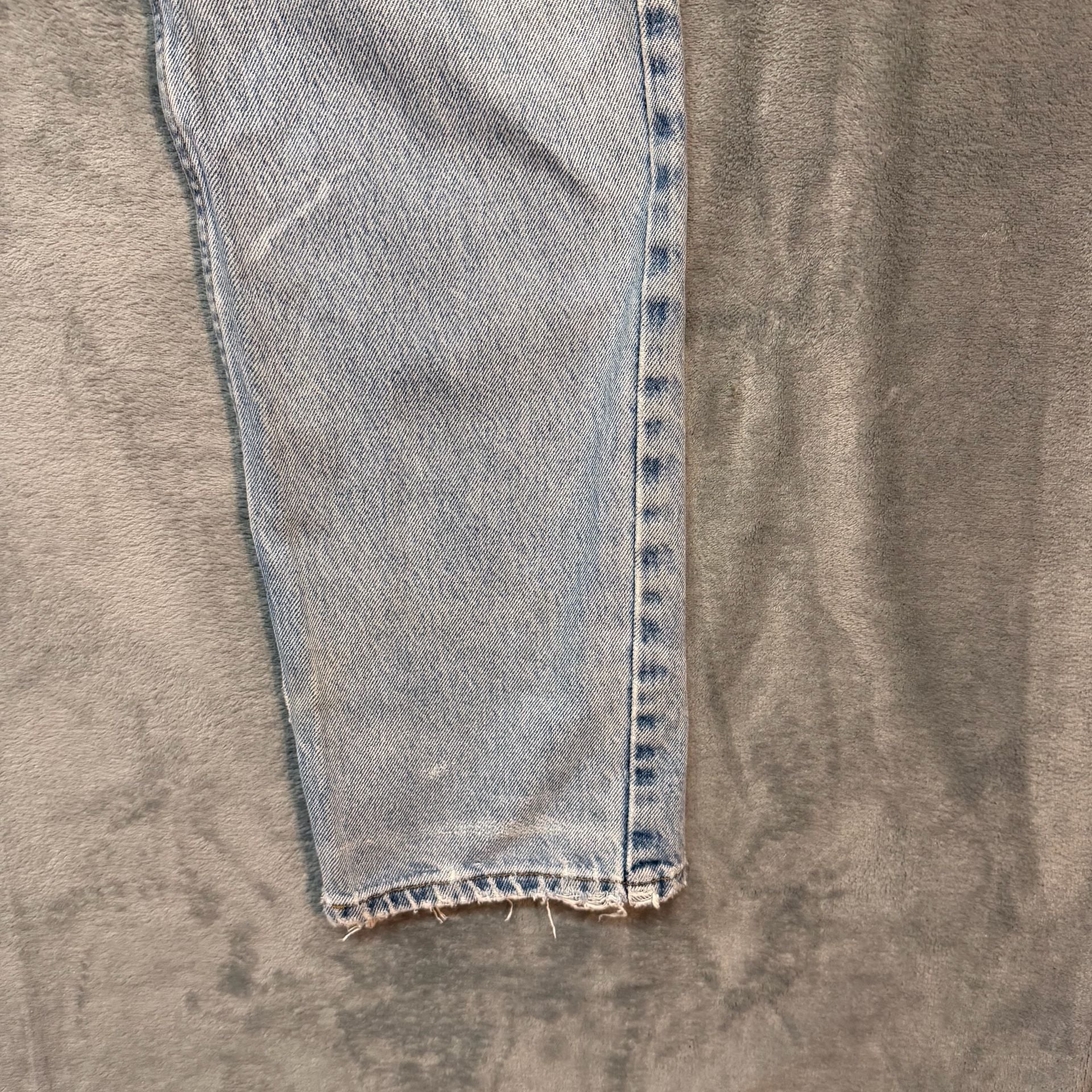Distressed 32x33 vintage Arizona Jean Co. Light Wash Vintage Jeans Frayed 12