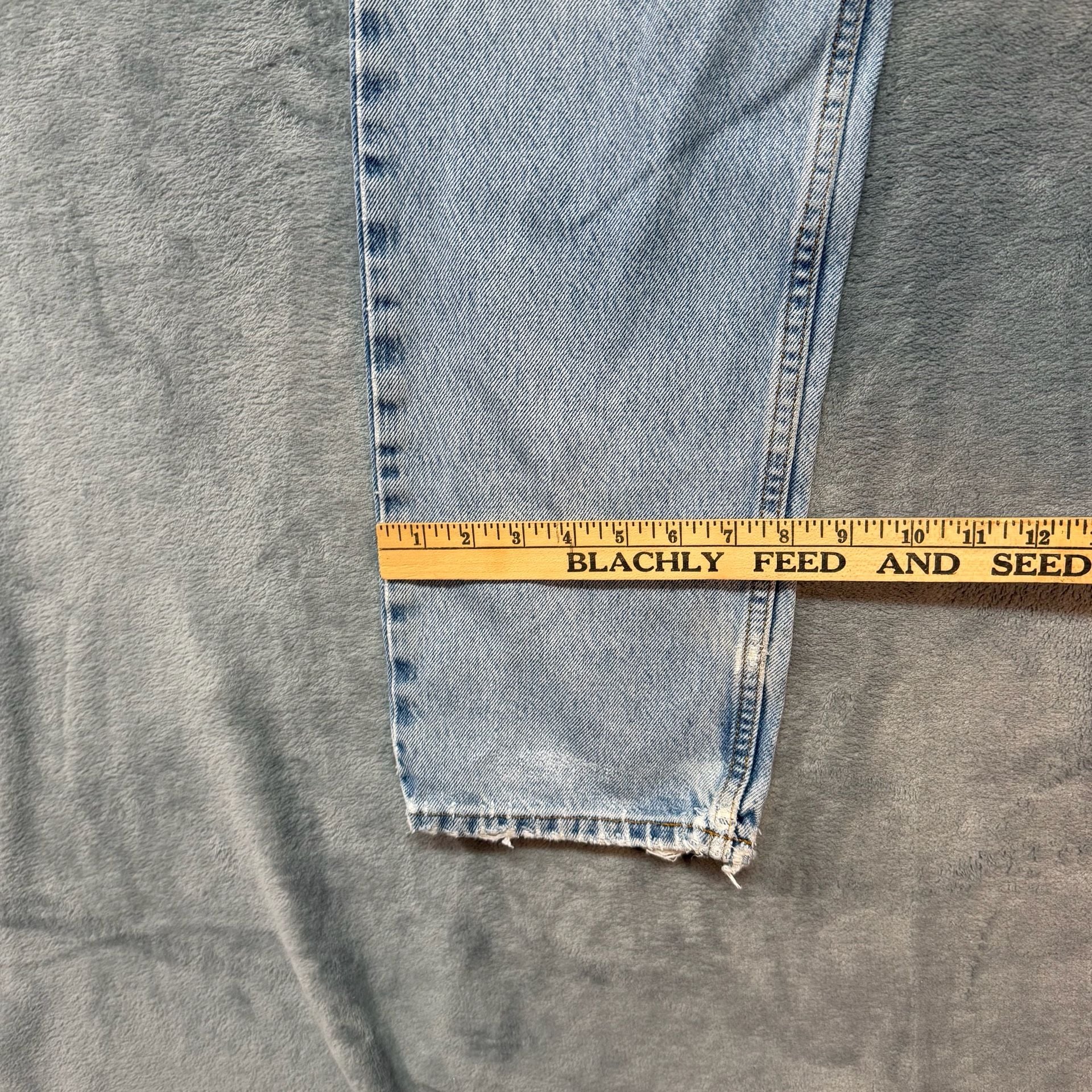 Distressed 32x33 vintage Arizona Jean Co. Light Wash Vintage Jeans Frayed 13