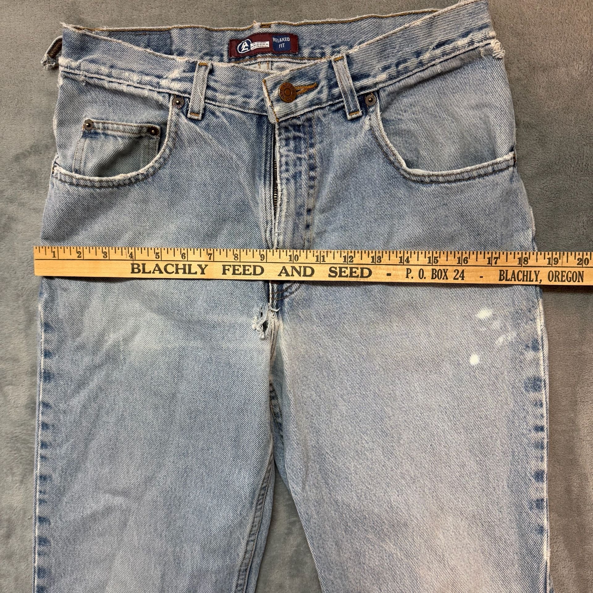 Distressed 32x33 vintage Arizona Jean Co. Light Wash Vintage Jeans Frayed 14