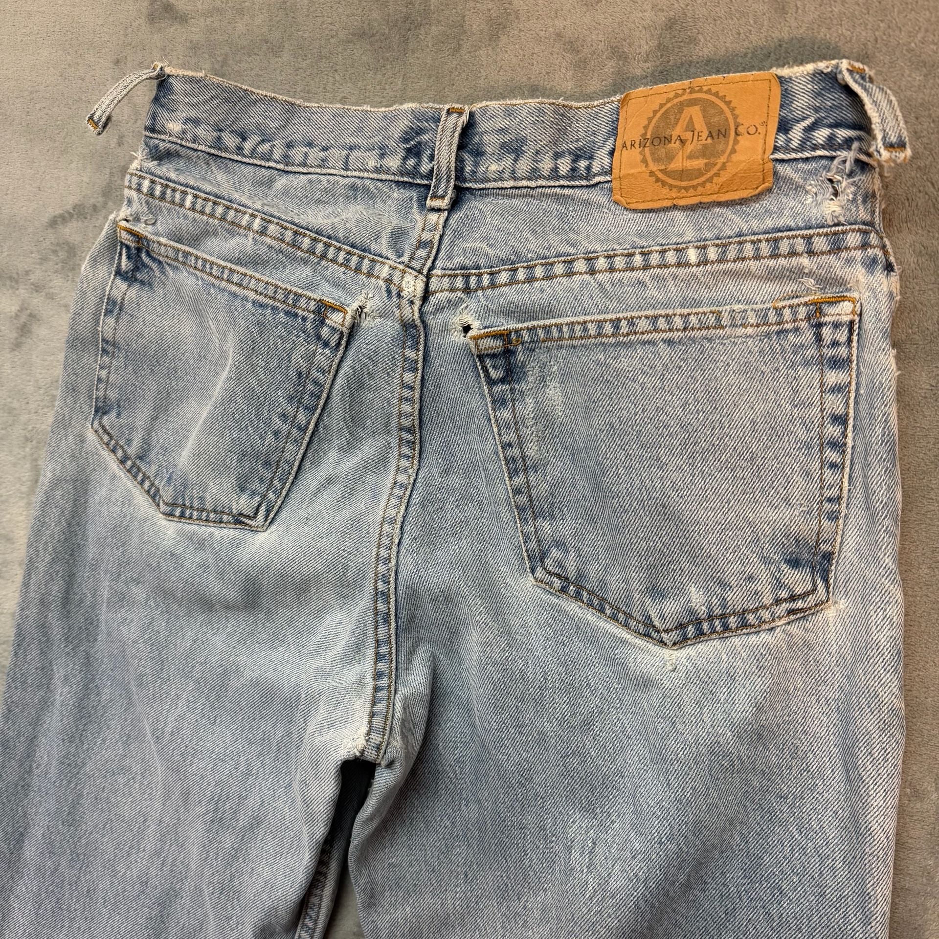 Distressed 32x33 vintage Arizona Jean Co. Light Wash Vintage Jeans Frayed 15