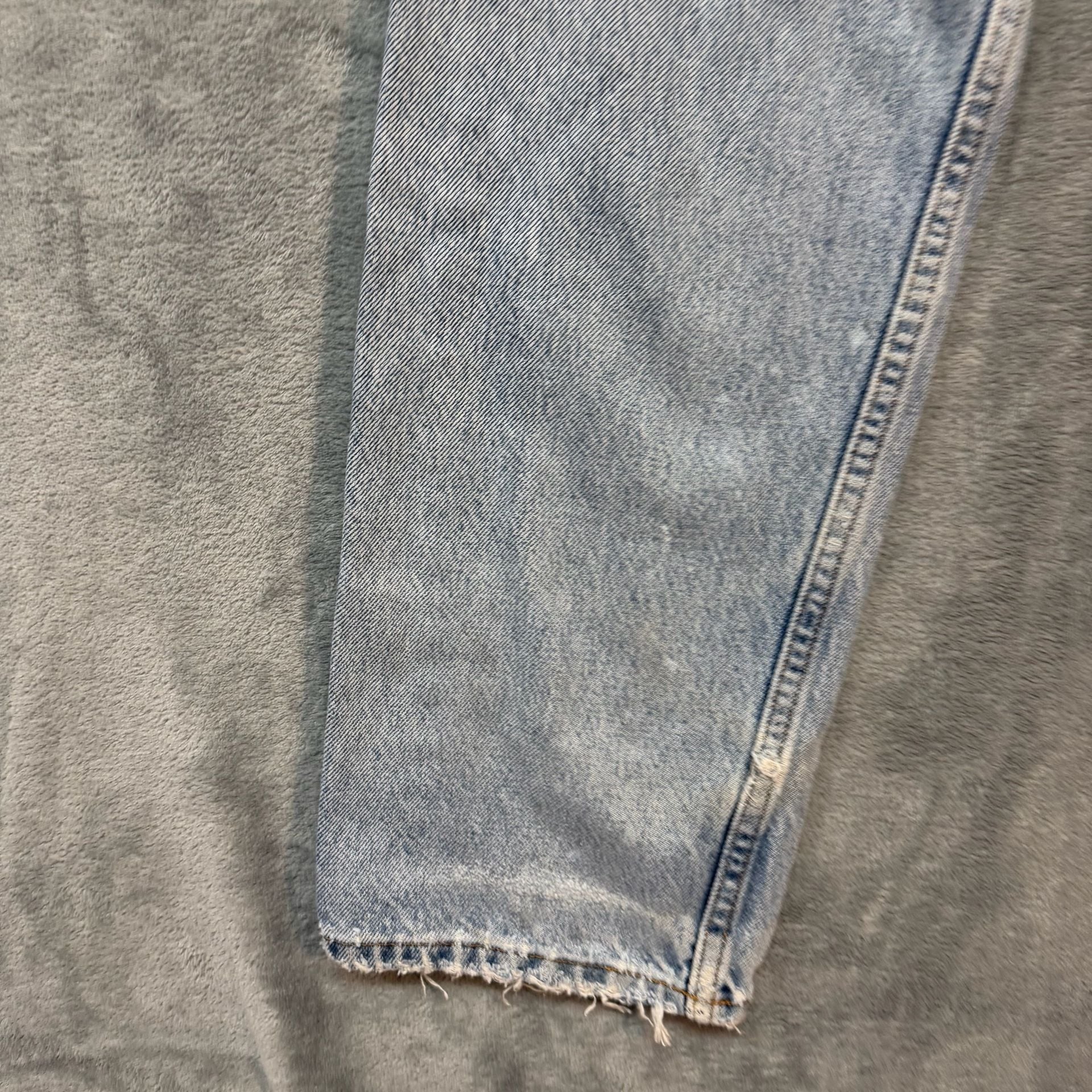 Distressed 32x33 vintage Arizona Jean Co. Light Wash Vintage Jeans Frayed 17