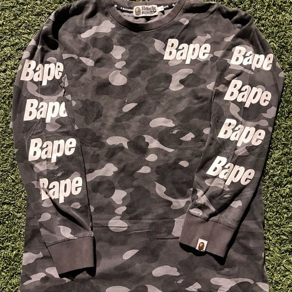 A Bathing Ape Black Camo Long Sleeve Size S