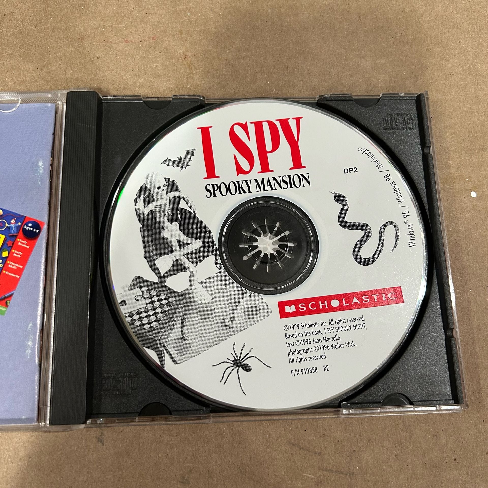 Scholastic I Spy Spooky Mansion CD-ROM Game 2