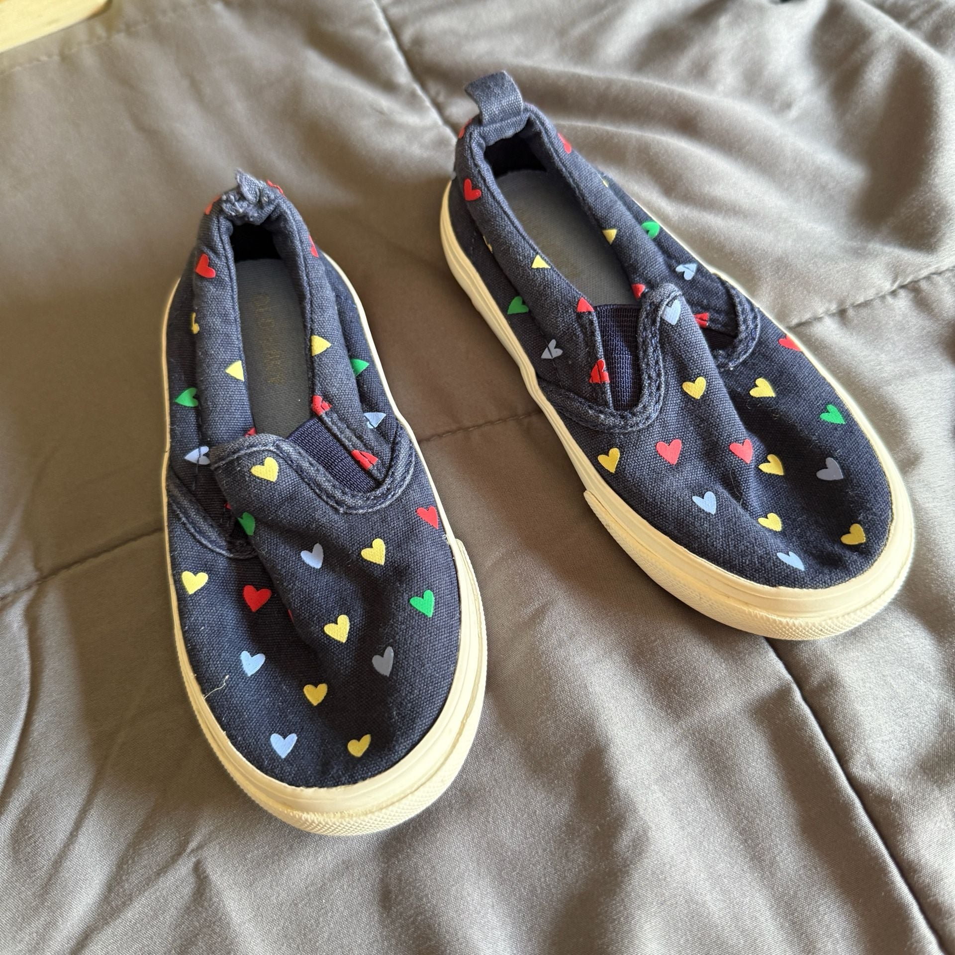 Old Navy Toddler Canvas Sneakers Slip-On Navy Blue Rainbow Hearts Size 8.5 2