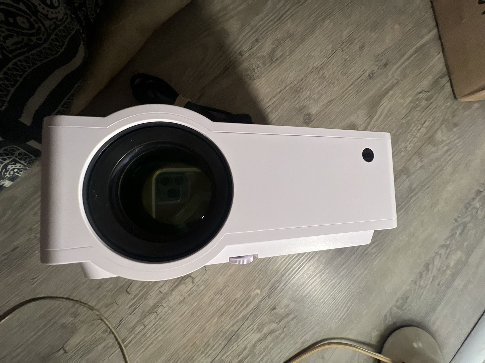 TOPVISION Projector Model T6 White LED Projector 3