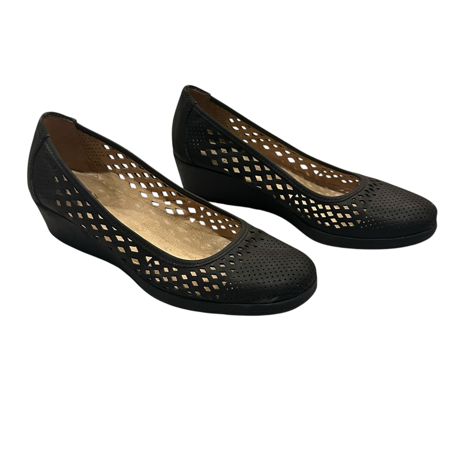Naturalizer Brina Wedge Pump Size 7.5M Black Laser Cut 5