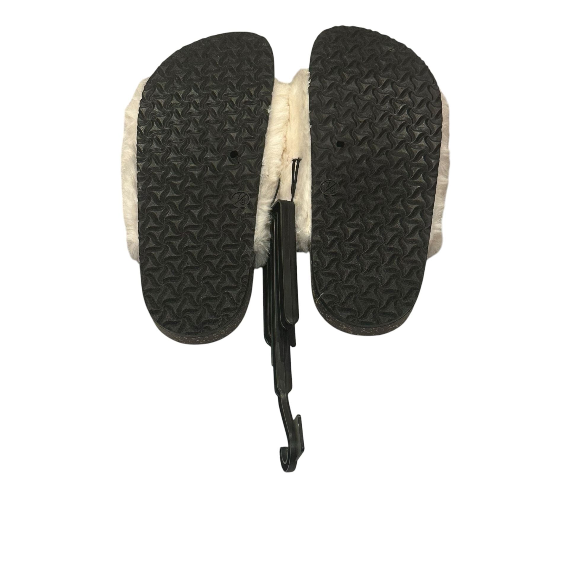 Secret Treasures Slippers Size 7-8 White Faux Fur Double Band 7