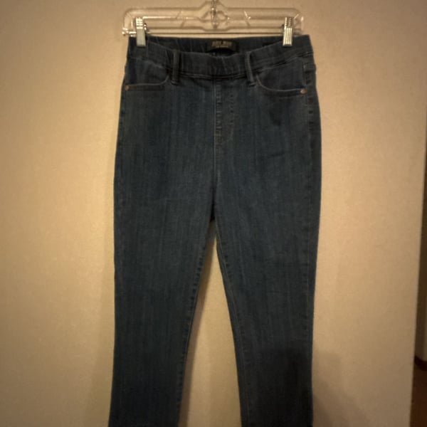Judy Blue Skinny Fit Capri Size 7/28 Dark Wash Denim Jeans