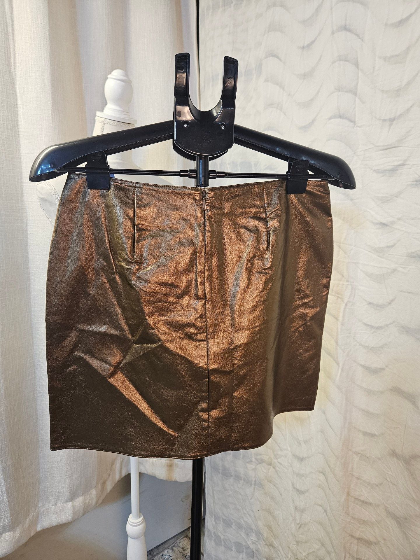 Old Navy Faux Leather Mini Skirt Size 6 Bronze Metallic 4