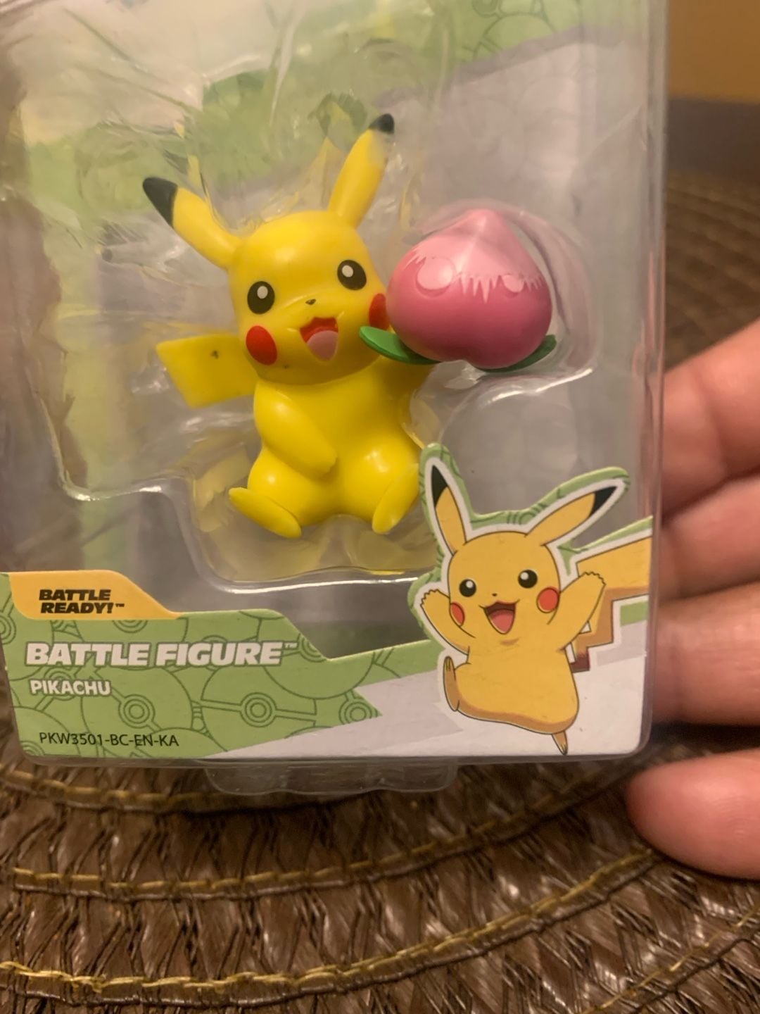 Jazwares Pokemon Battle Figure Pikachu Pecha Berry 3