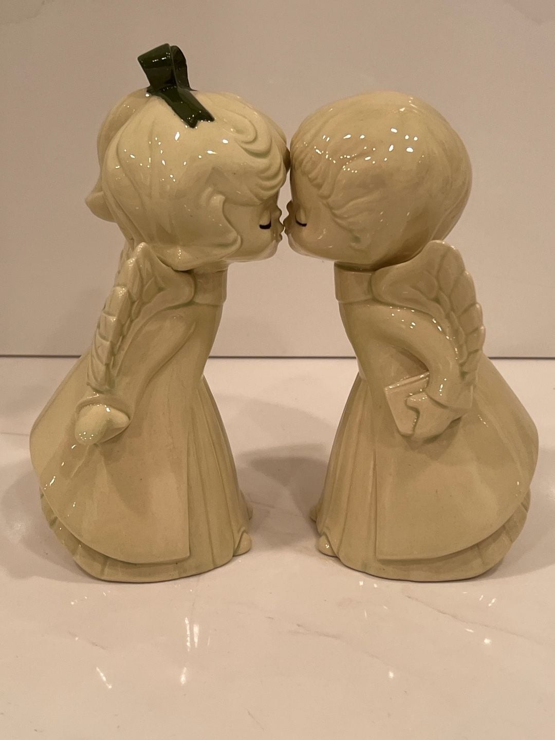 Vintage Ceramic Kissing Angels Boy And Girl Figurines Grandmacore Holiday 1