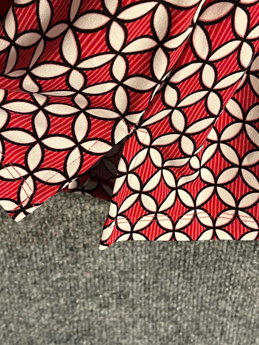 Liz Claiborne Red Geo Pattern Short Sleeve Top Size PM 003-160 7