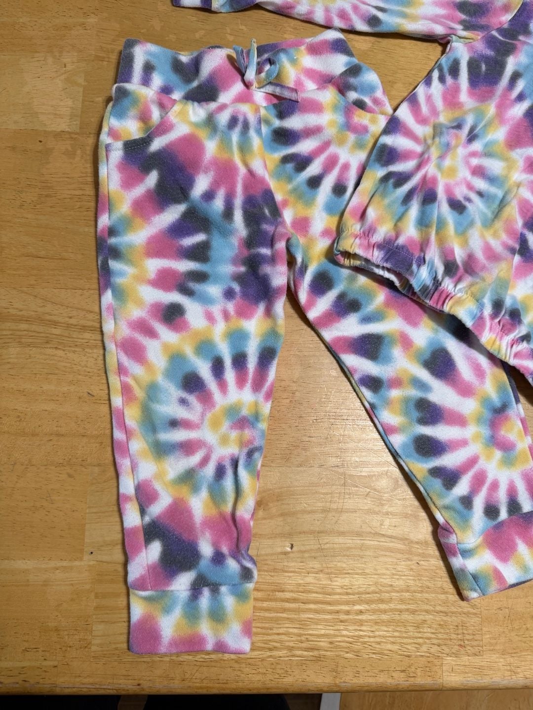 3T Girls Long Sleeve Tie Dye Cozy Split Neck Top - MULTI 3