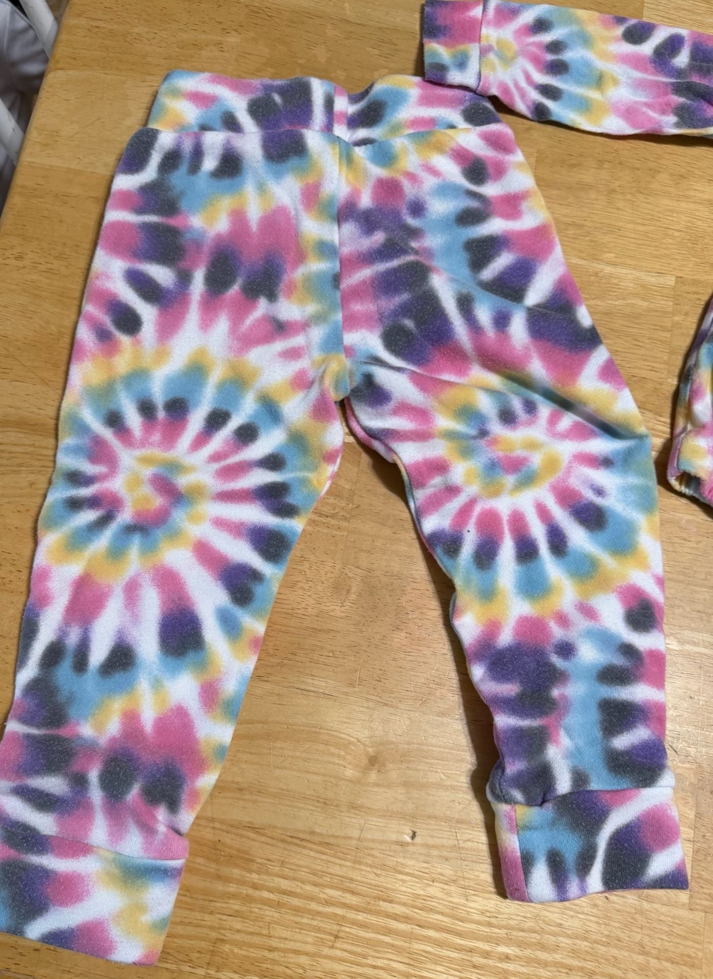 3T Girls Long Sleeve Tie Dye Cozy Split Neck Top - MULTI 6