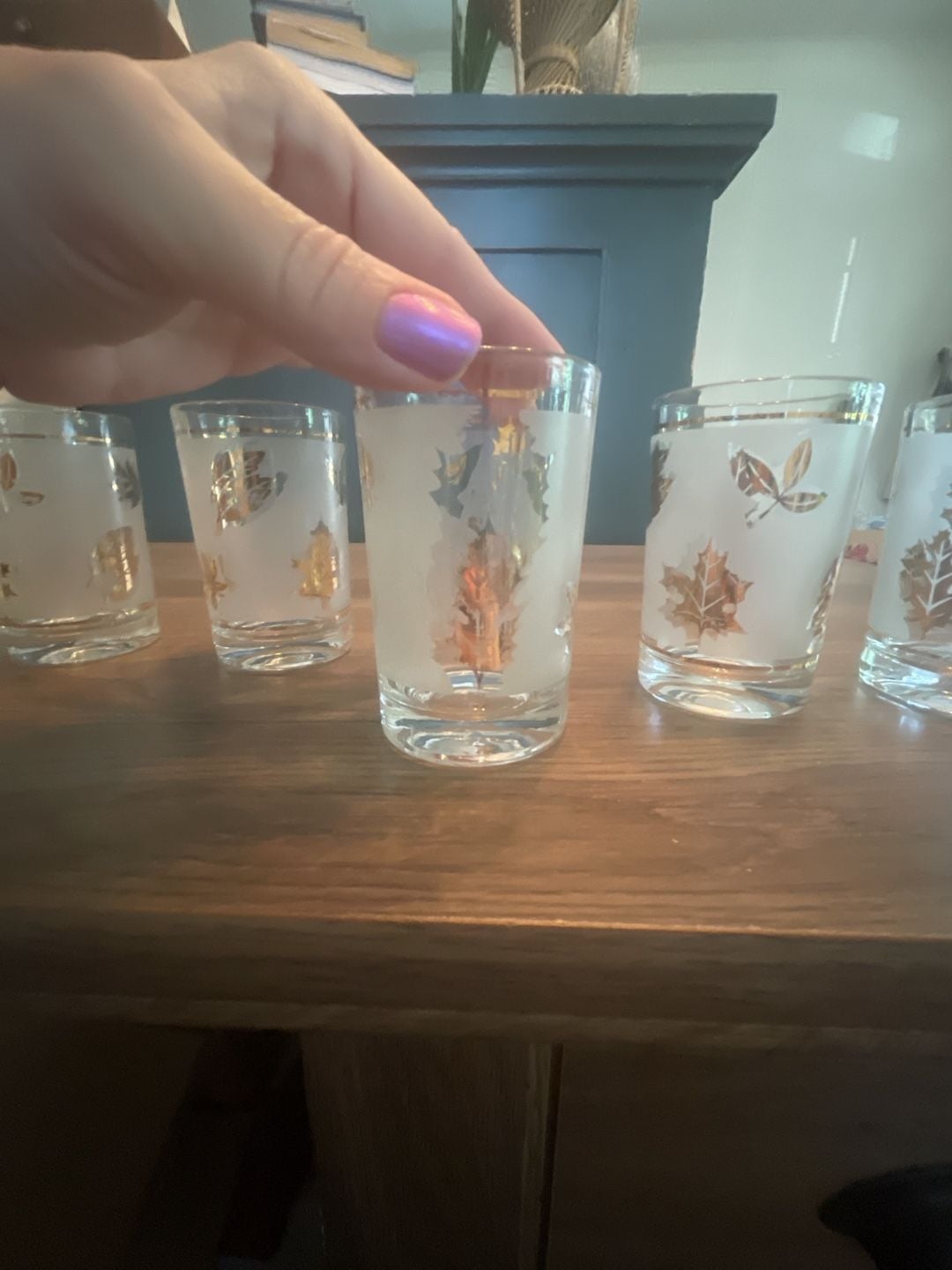Vintage Libby Frosted Juice Glasses with Gold Leaf Design Set of 5 7