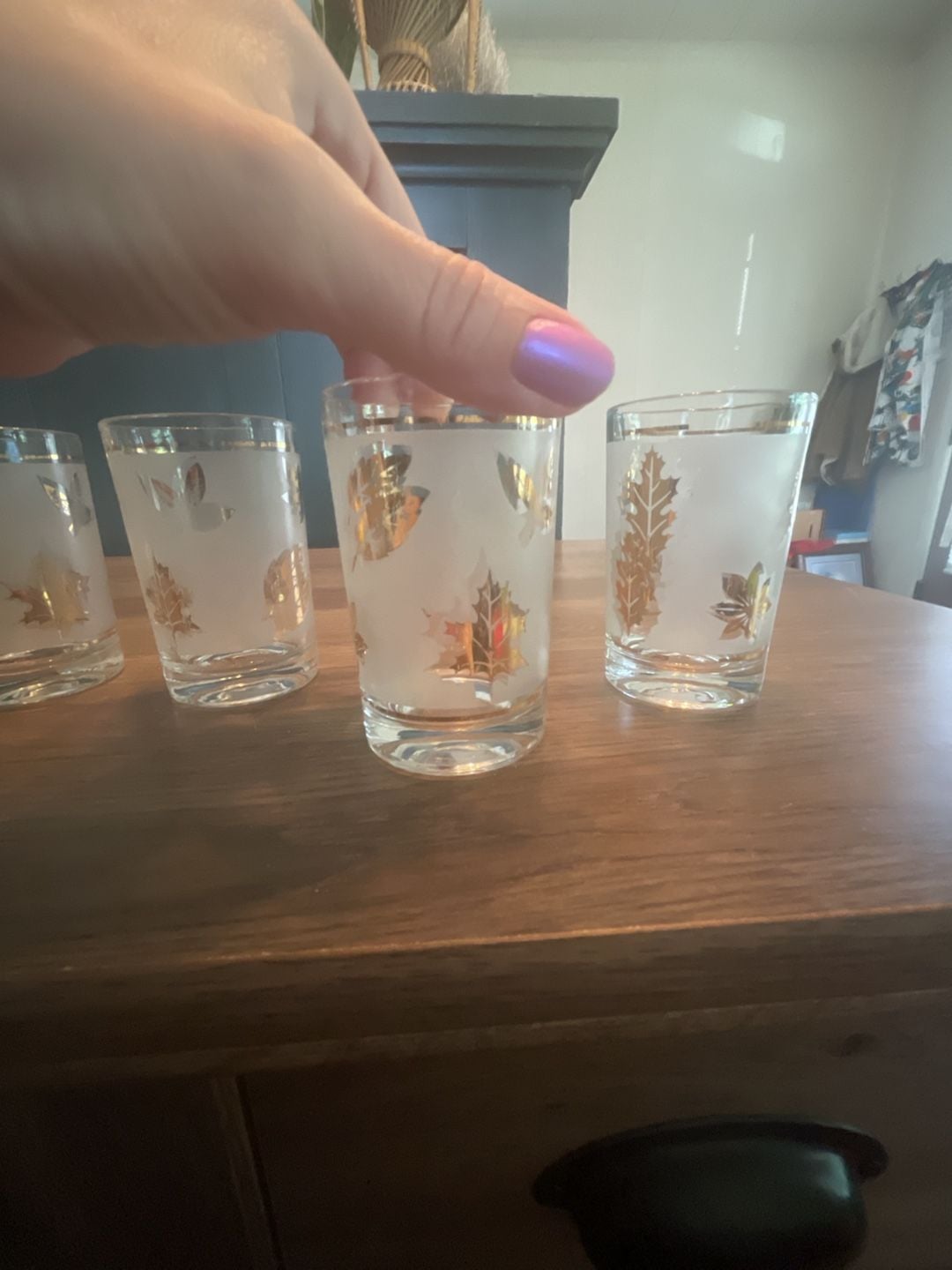 Vintage Libby Frosted Juice Glasses with Gold Leaf Design Set of 5 10