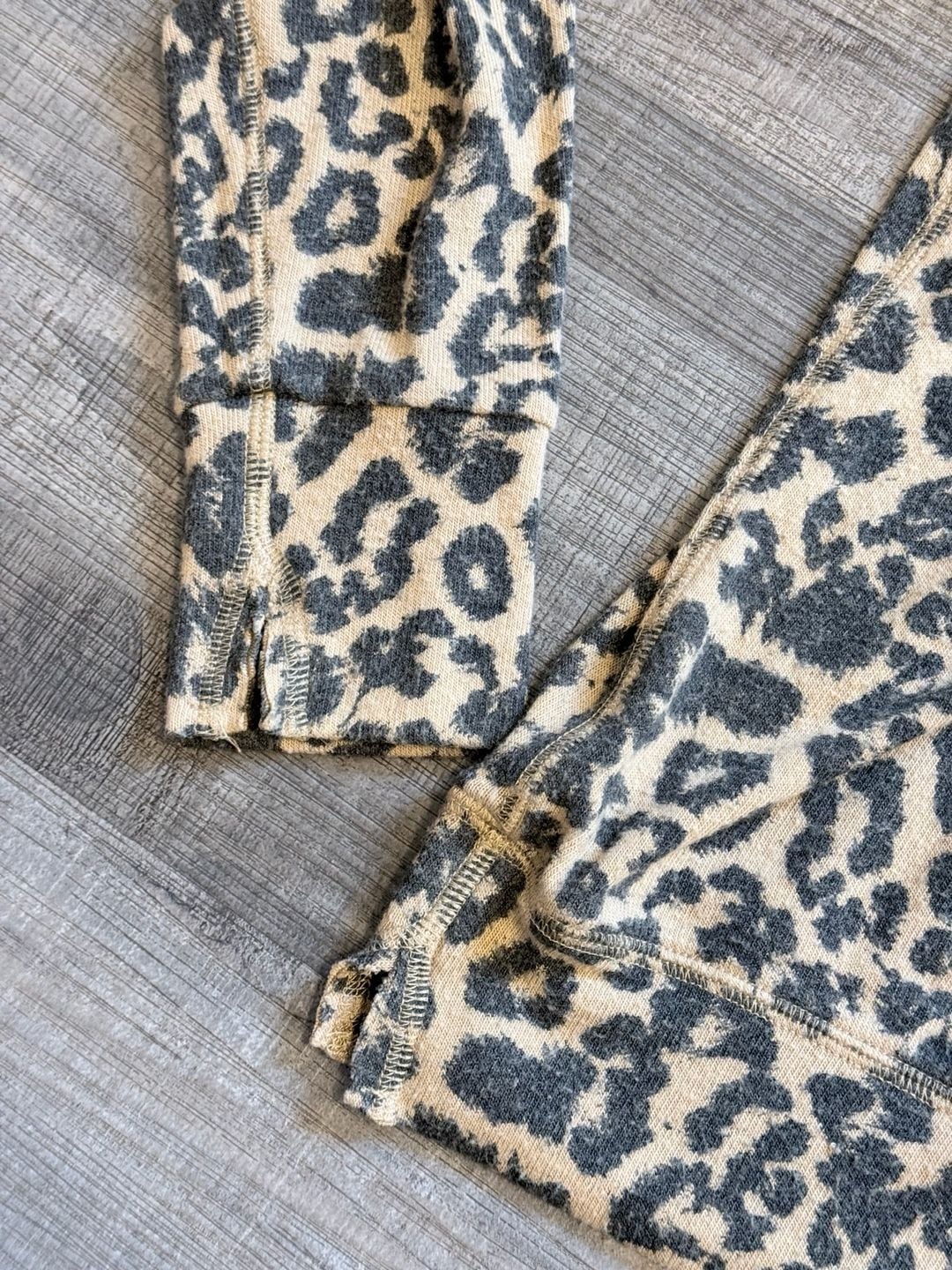 LNA Soft Brushed Leopard Print Long Sleeve Top Size S Beige Black 6
