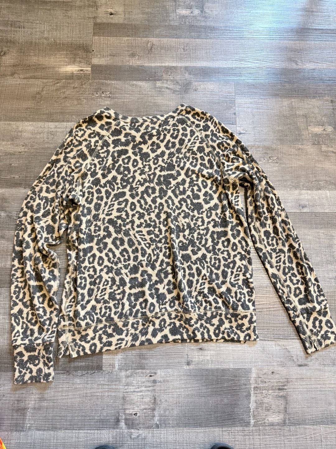 LNA Soft Brushed Leopard Print Long Sleeve Top Size S Beige Black 8