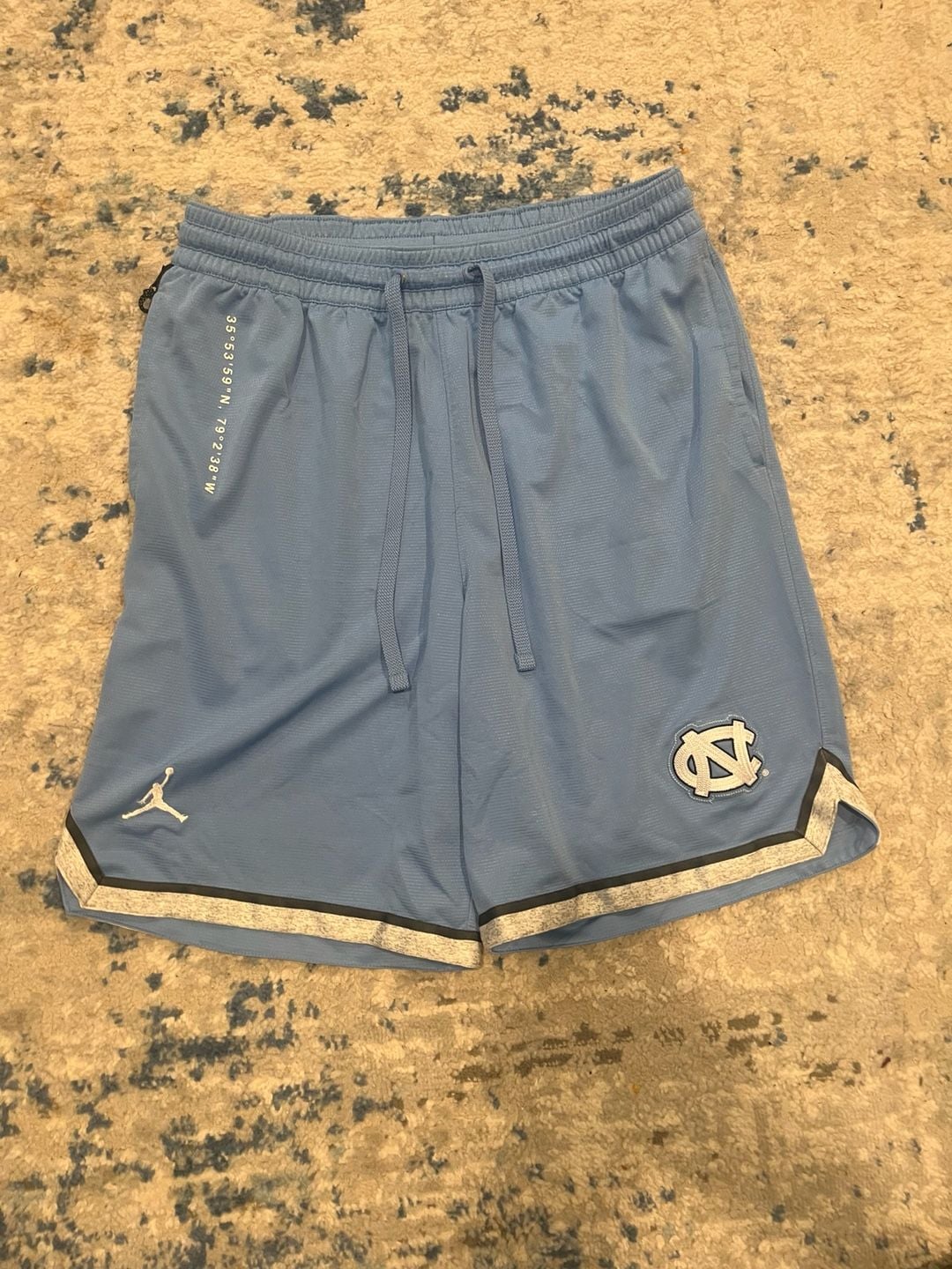 Jordan UNC Tar Heels Basketball Shorts Size L Blue Mesh 2