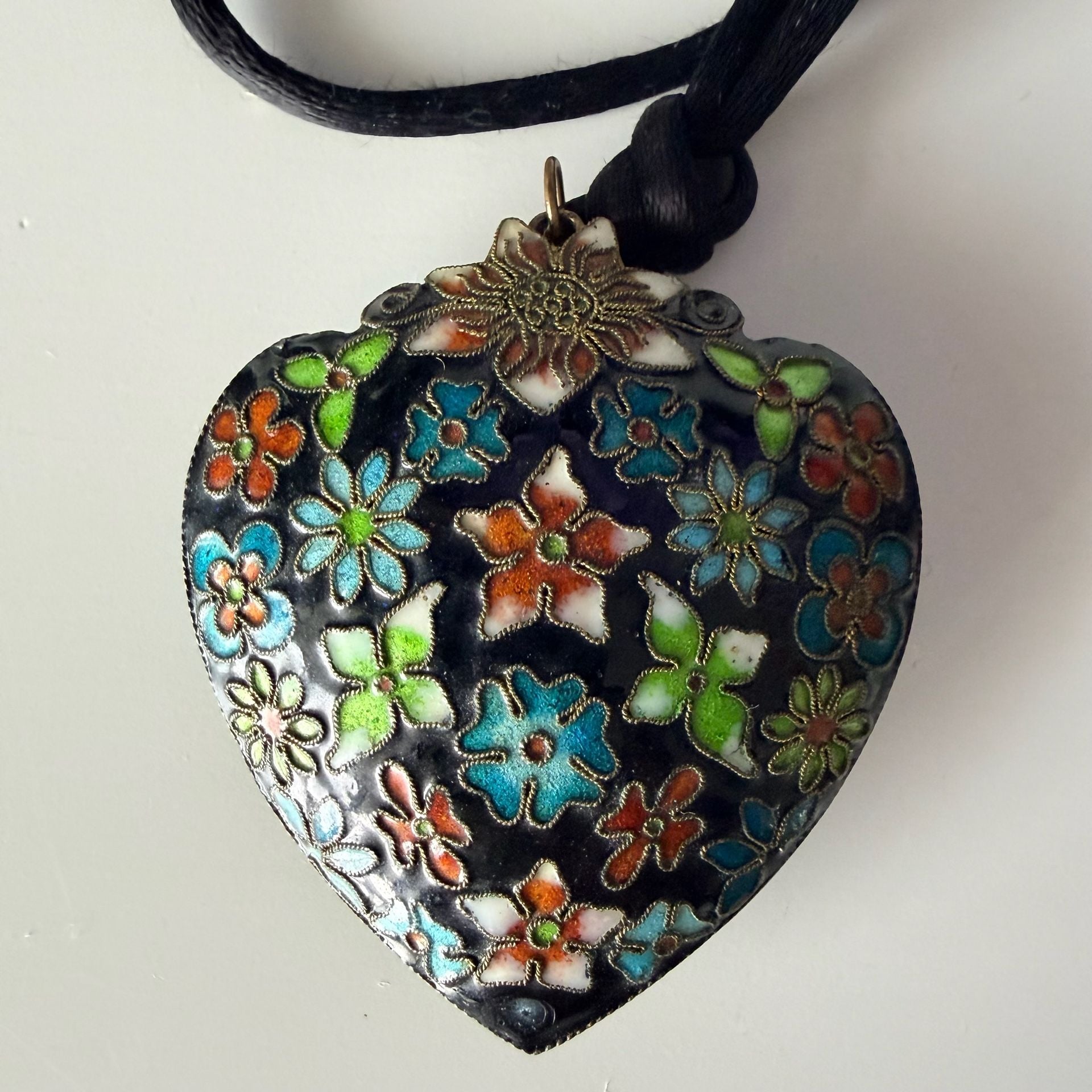 Vintage Cloisonne Enamel Puffy Heart Necklace Blue Flower Pendant Reversible 4