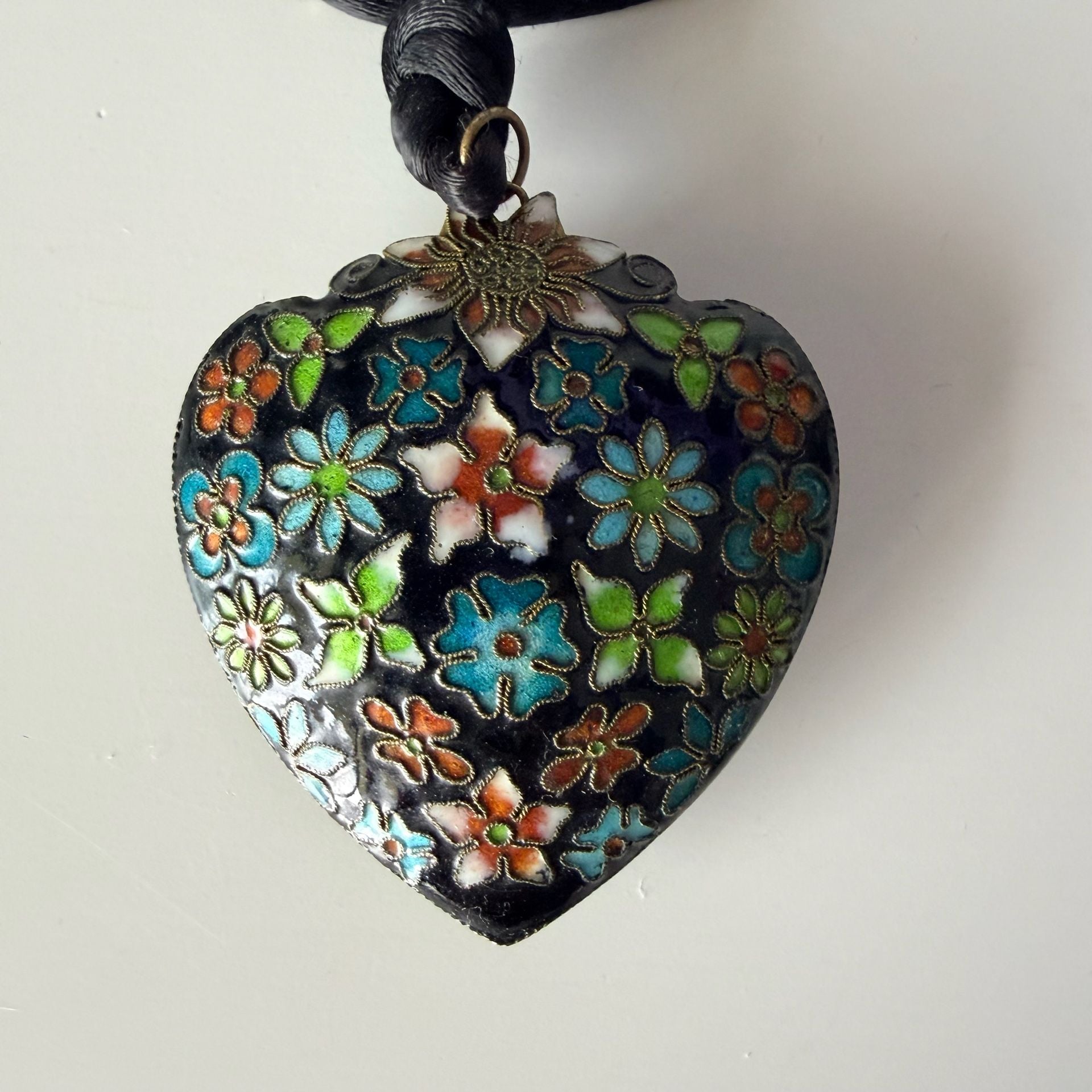 Vintage Cloisonne Enamel Puffy Heart Necklace Blue Flower Pendant Reversible 5