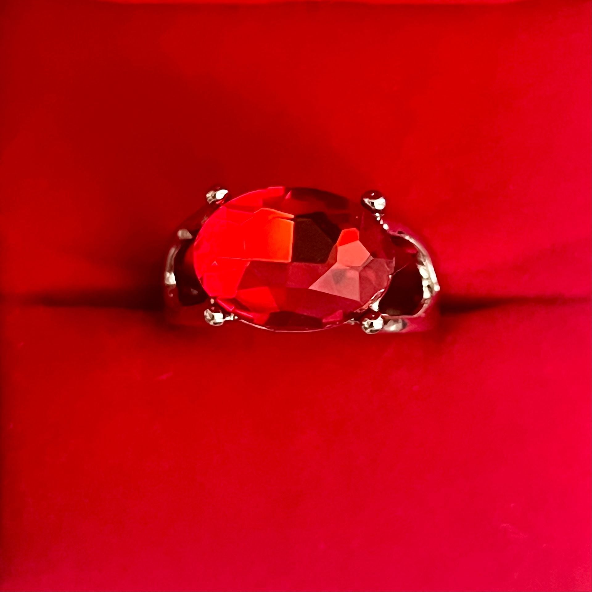 Vintage Silver Large Red Crystal Oval Cocktail Ring Size 8 2