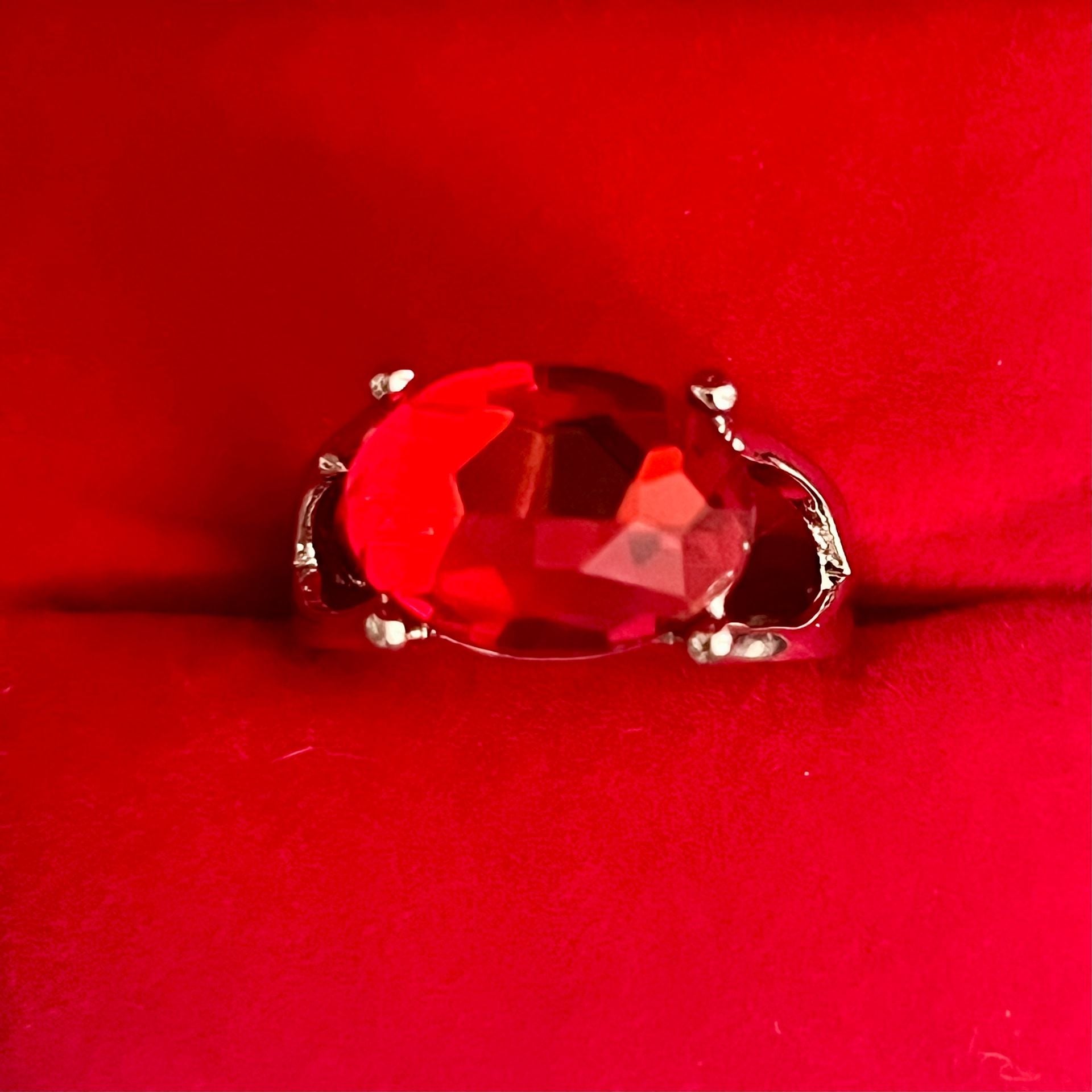 Vintage Silver Large Red Crystal Oval Cocktail Ring Size 8 3