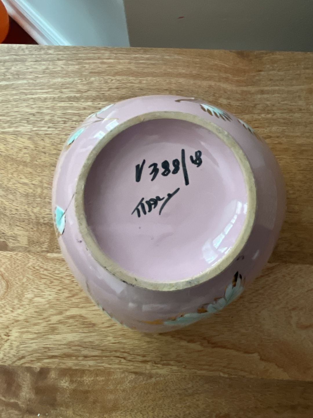 Vintage Pink Ceramic Plant Pot with Hand-Painted Floral Design and Gold Trim 5