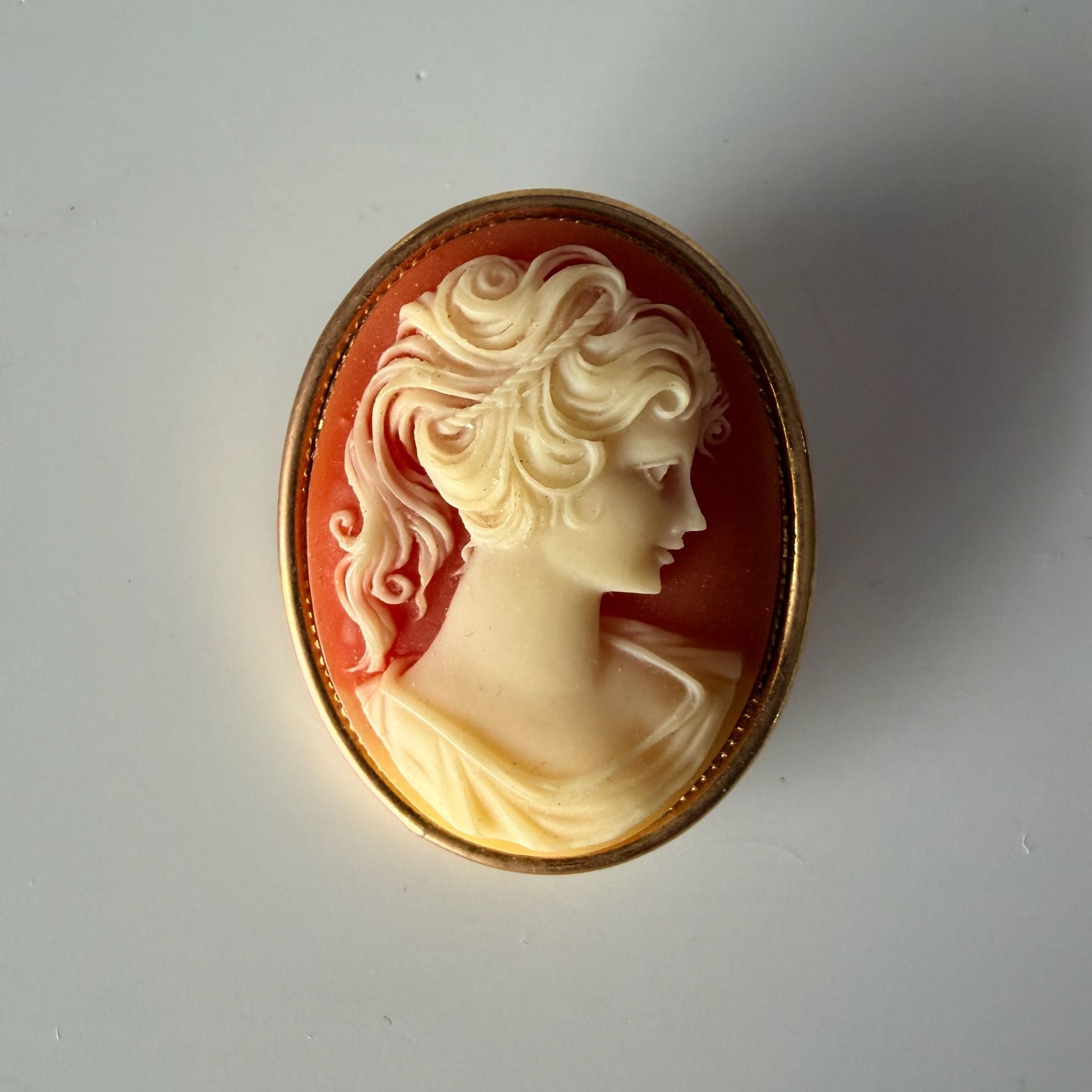 Avon Cameo Brooch Oval Locket Pin 1970s Perfume Brooch 2