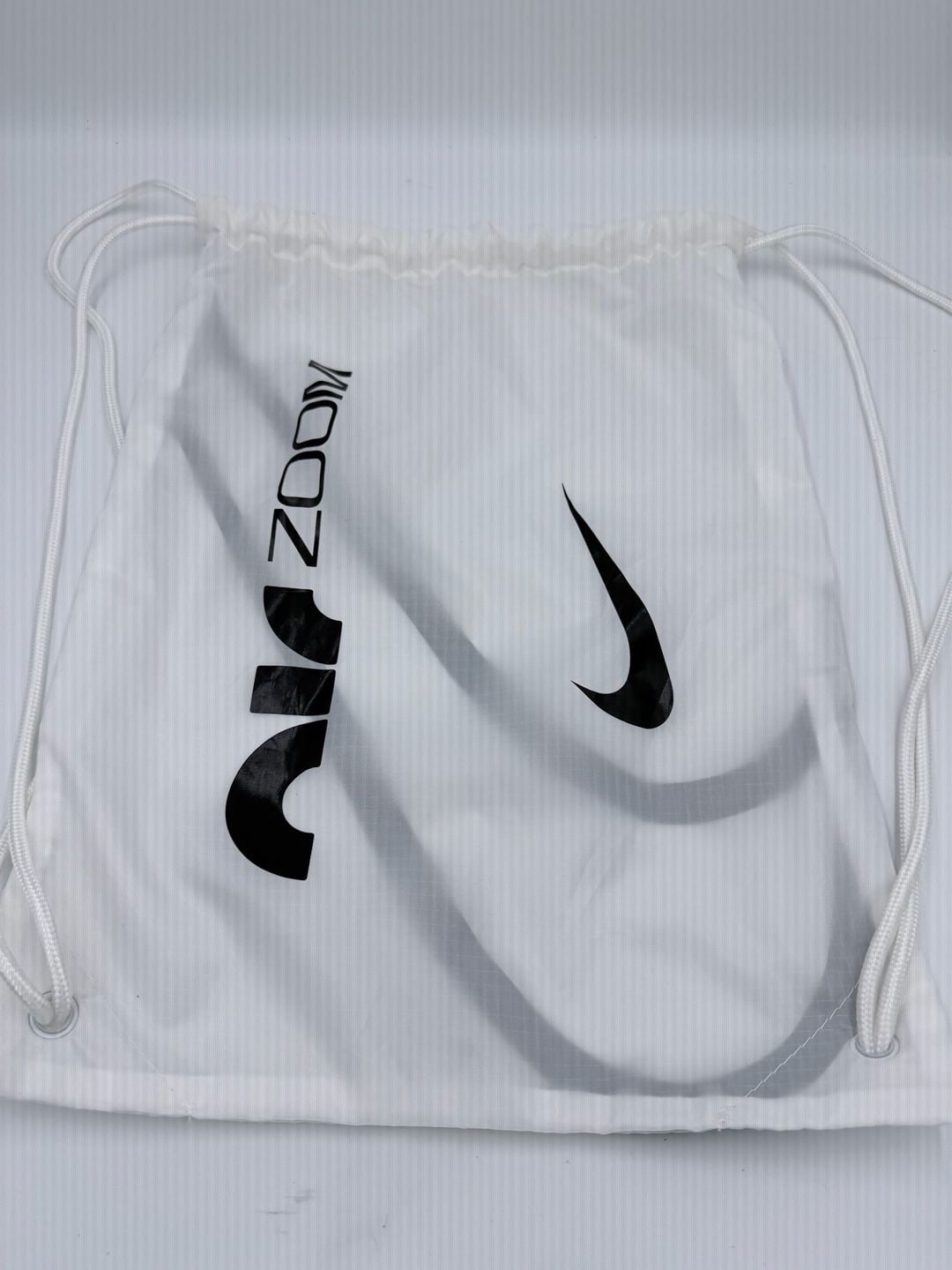 Nike Air Zoom Drawstring Bag White Black Swoosh 2