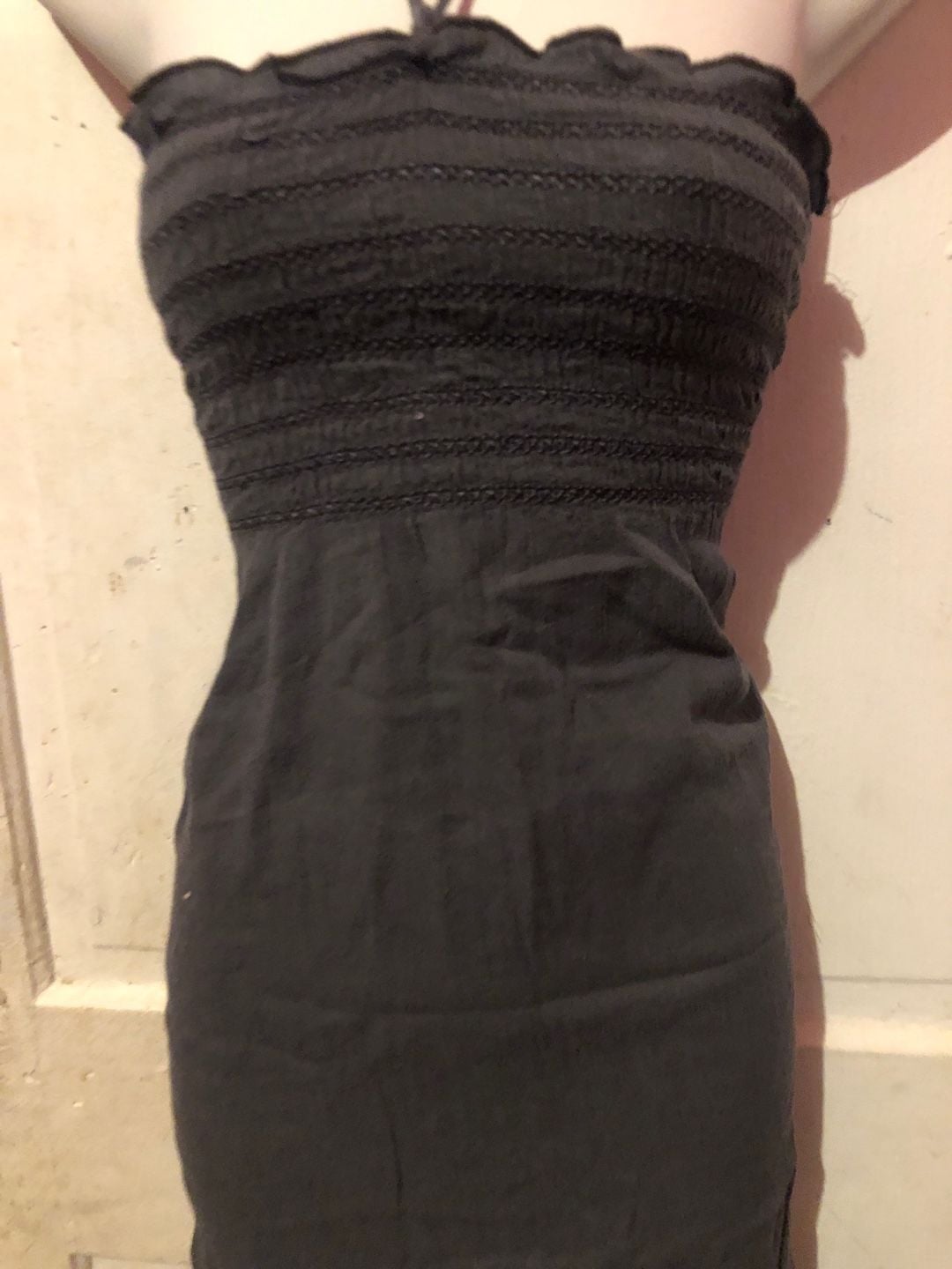 Unbranded Black Strapless Ruffled Mini Dress with Smocked Bodice and Tie
3