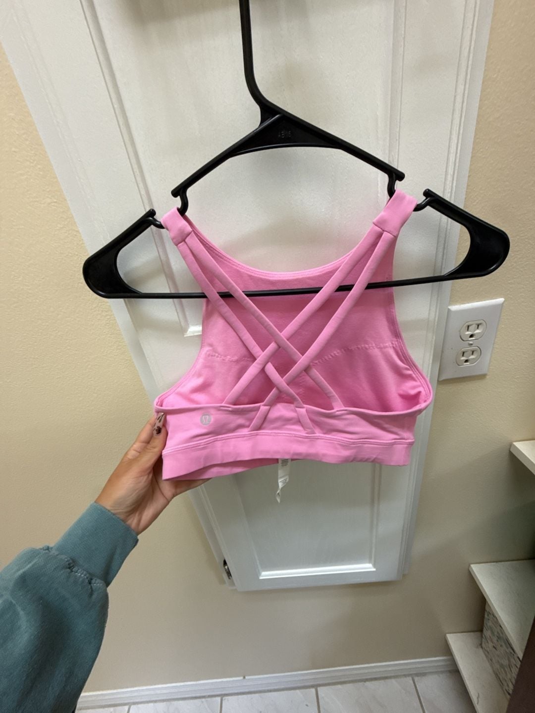 Lululemon x SoulCycle Sports Bra Size 6 Pink Skull Crop Top 4